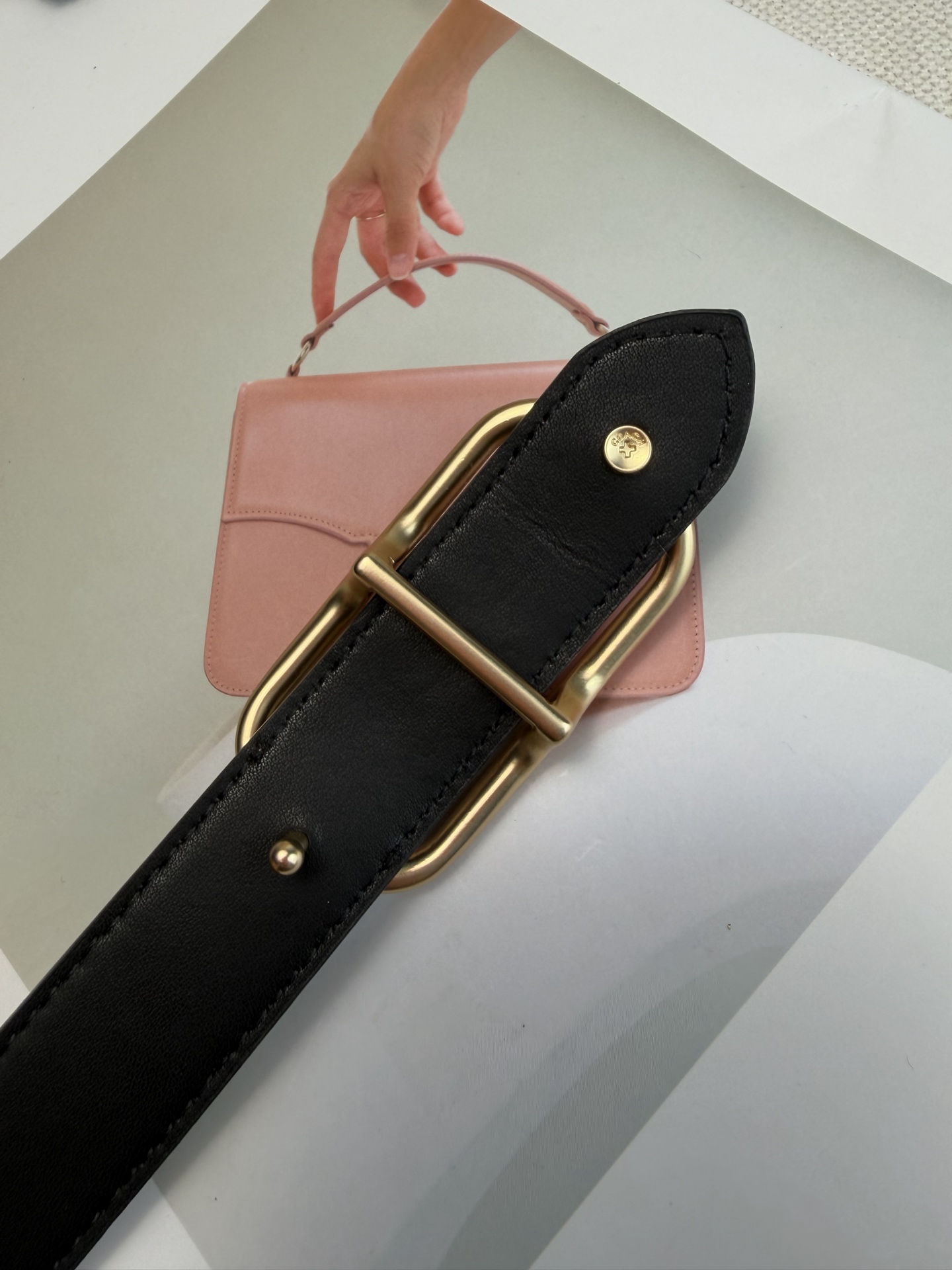 Coach ～Coach Morgan系列女士皮带 CE971 黑色老花帆布+金属方扣 简约 风满分