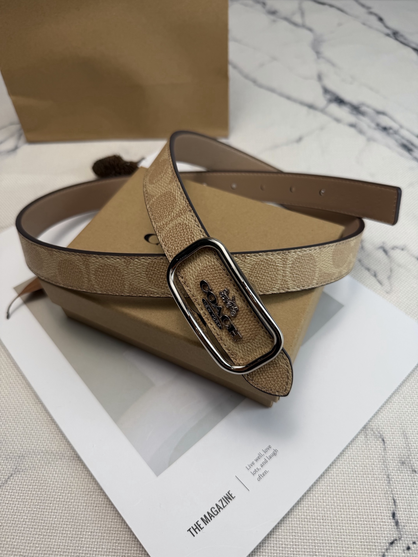 Coach ～Coach Morgan系列女士皮带 CE971 奶茶色老花帆布+金属方扣 简约 风满分