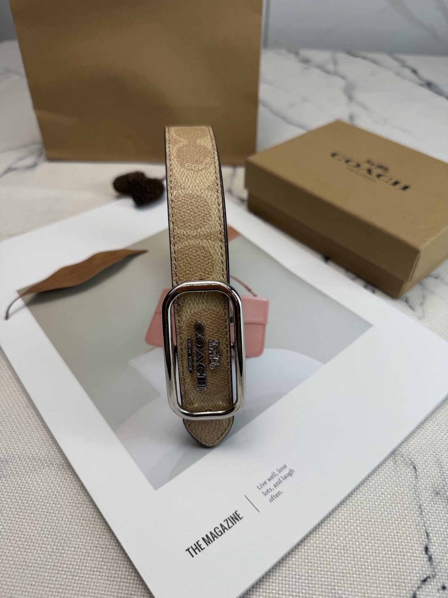 Coach ～Coach Morgan系列女士皮带 CE971 奶茶色老花帆布+金属方扣 简约 风满分