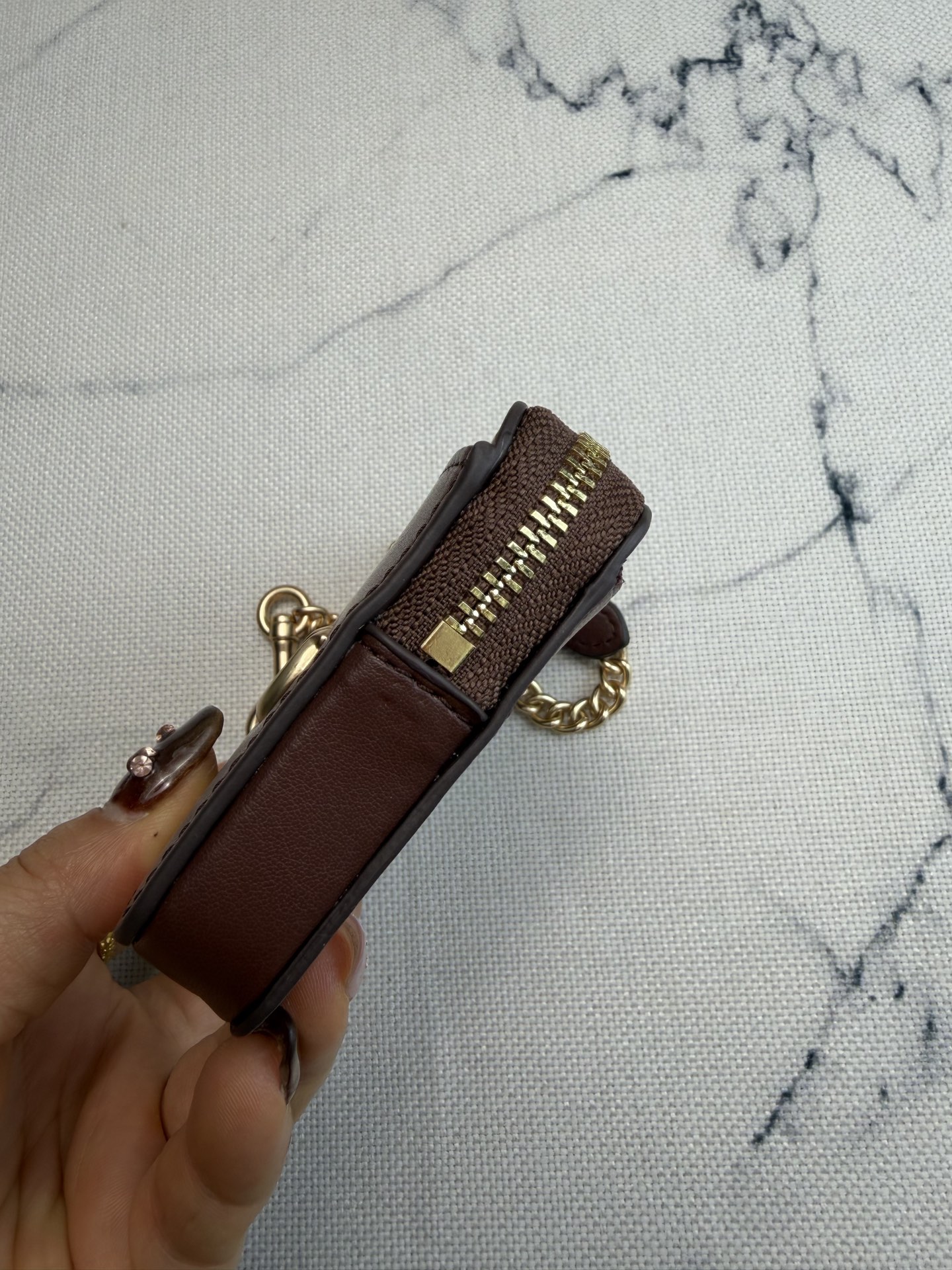 Coach Coach链条卡包CAH08深棕皮革+金属链条