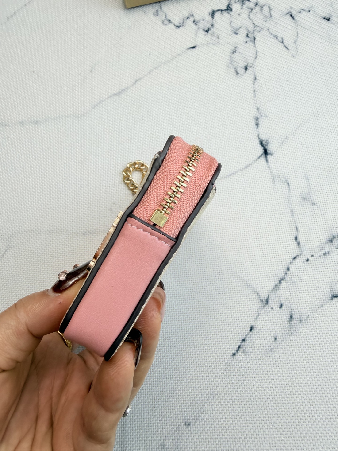 Coach Coach粉色花卉CAU45链条卡包