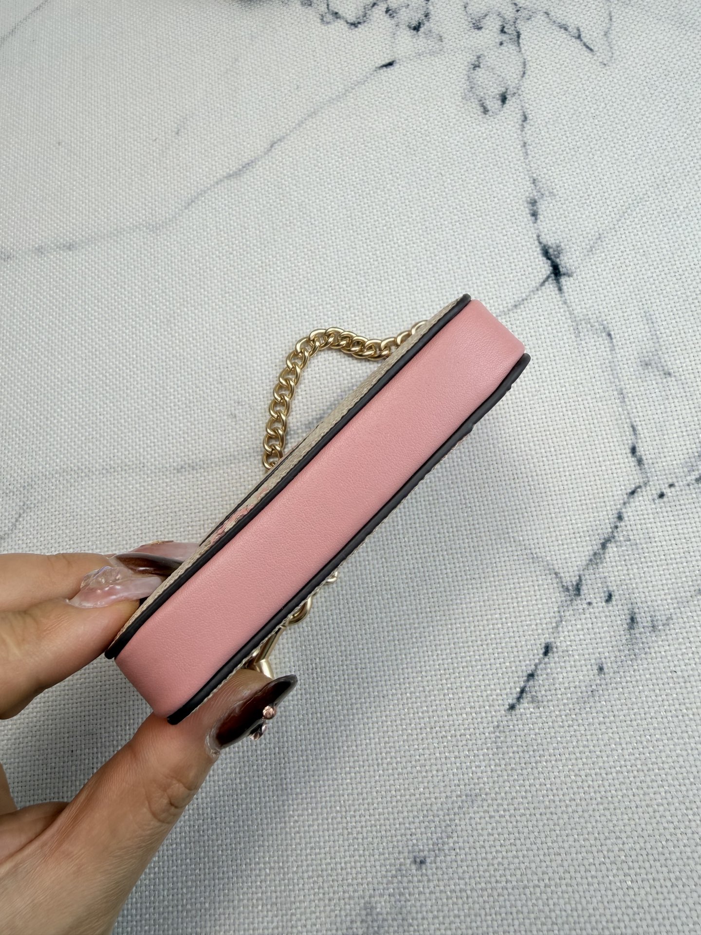 Coach Coach粉色花卉CAU45链条卡包
