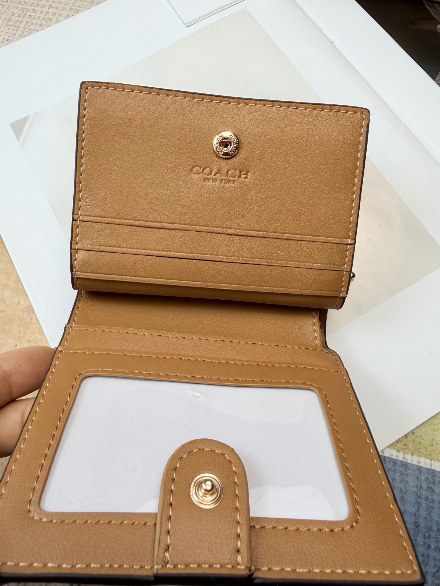 Coach Coach和Snoopy联名C4591卡包 棕色老花帆布+卡通图案短款拉链小钱包