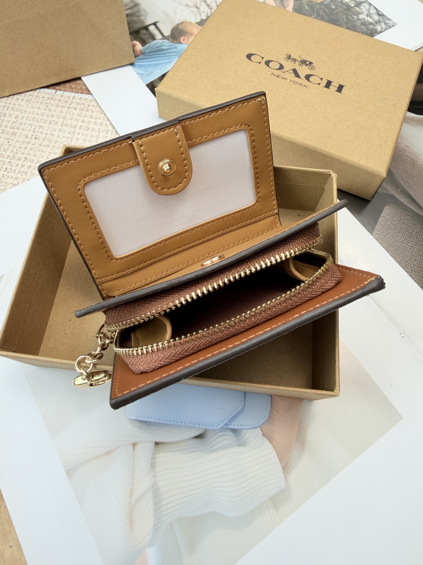 Coach Coach和Snoopy联名C4591卡包 棕色老花帆布+卡通图案短款拉链小钱包