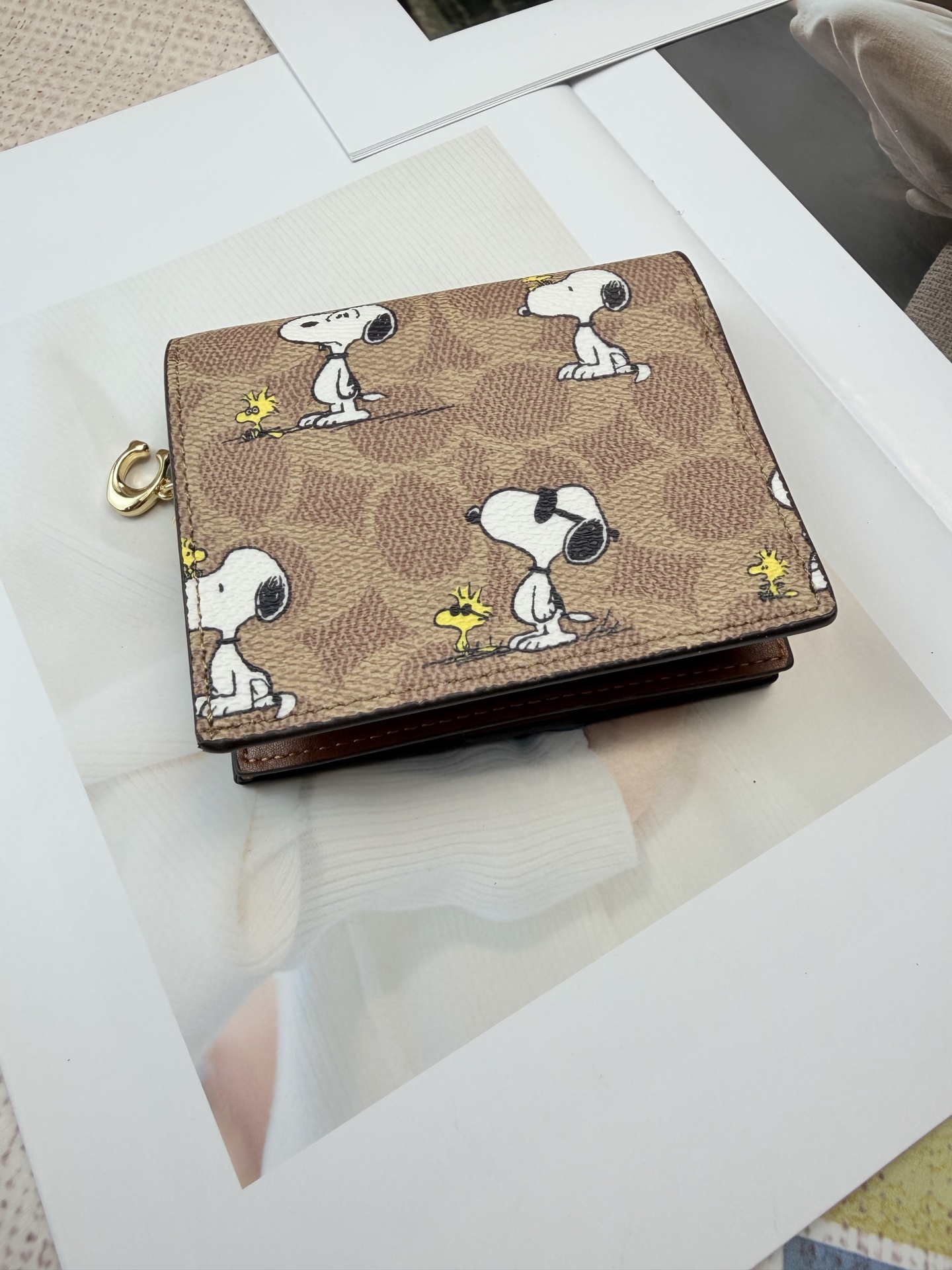 Coach Coach和Snoopy联名C4591卡包 棕色老花帆布+卡通图案短款拉链小钱包