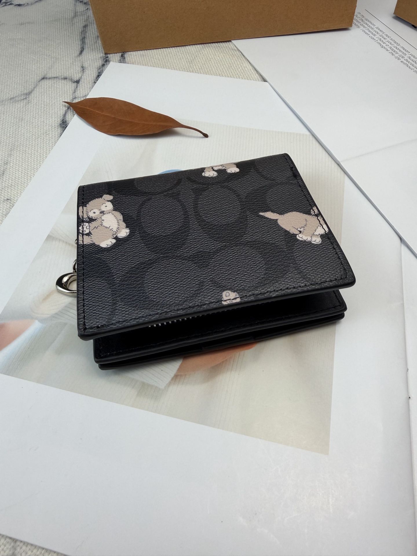 Coach COACH和《天竺鼠车车》联名零钱卡包 CC920 黑色老花帆布+两只超萌天竺鼠刺绣