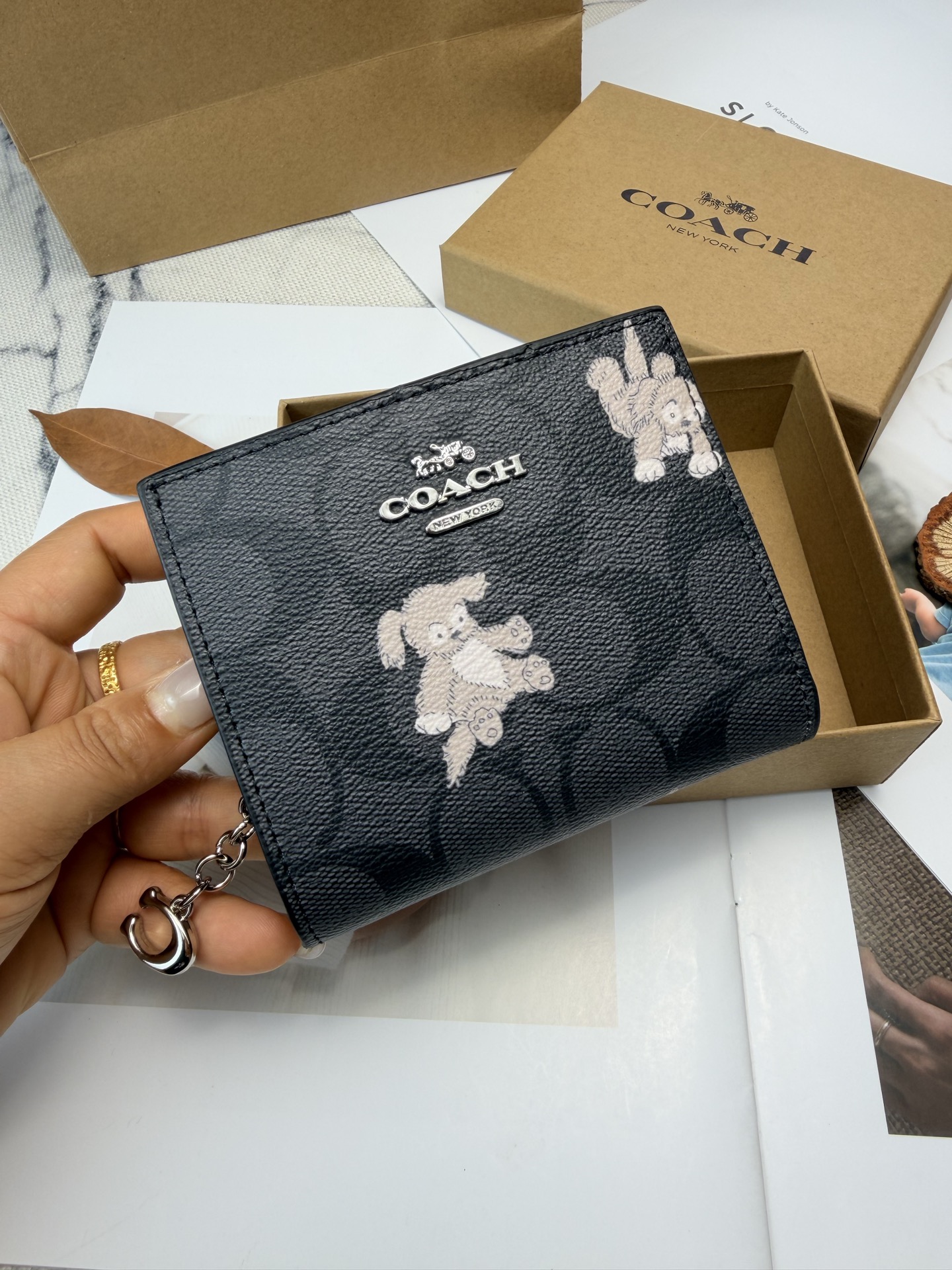 Coach COACH和《天竺鼠车车》联名零钱卡包 CC920 黑色老花帆布+两只超萌天竺鼠刺绣