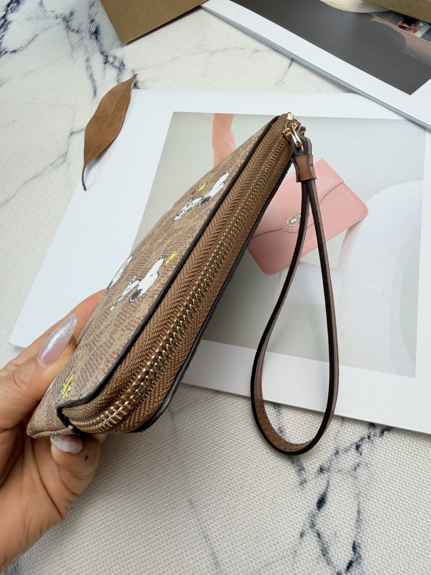 Coach COACH x PEANUTS史努比联名SBS82手拿包