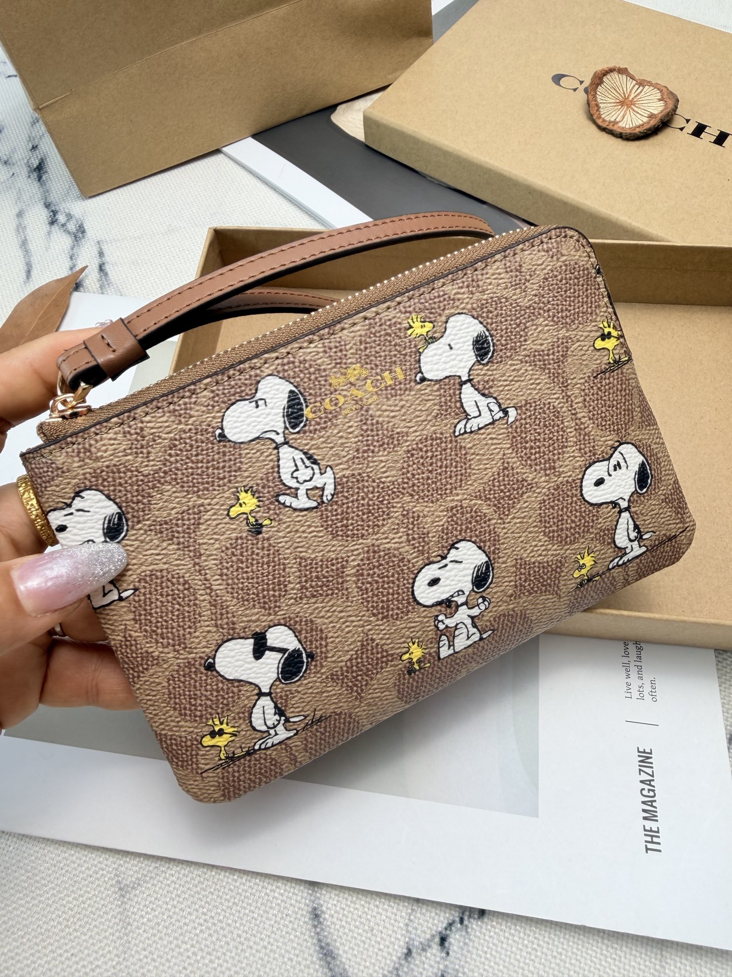 Coach COACH x PEANUTS史努比联名SBS82手拿包