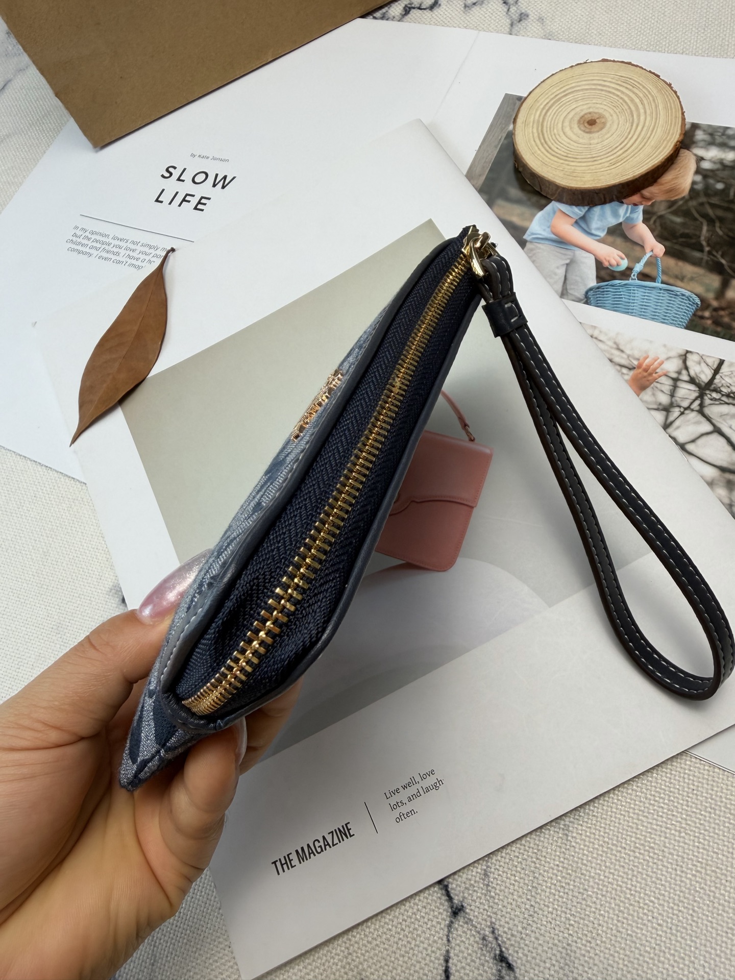 Coach Coach 老花手腕包 CH371牛仔蓝色帆布材质 低调耐看 超有品牌辨识度 正面金属Logo