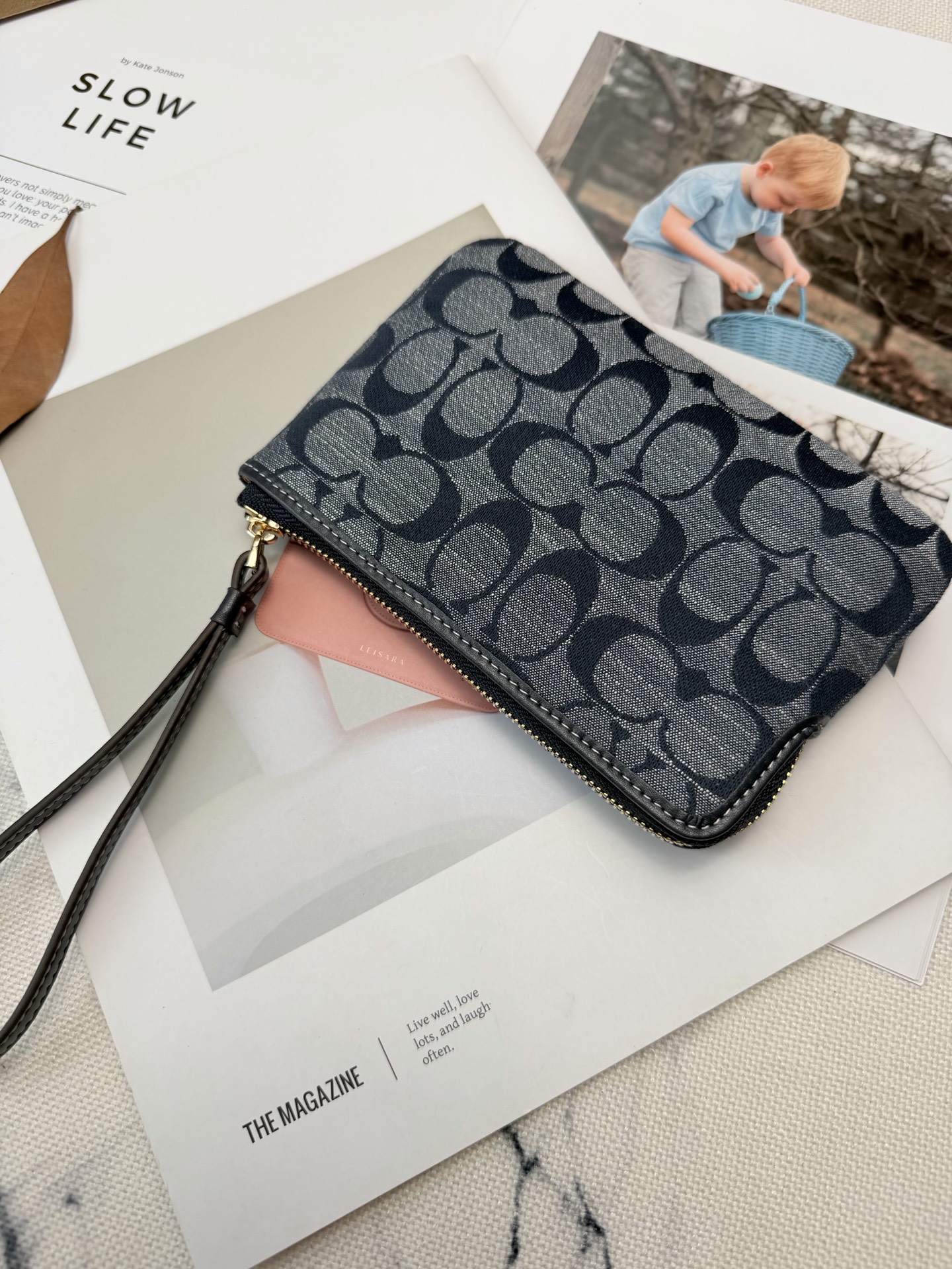 Coach Coach 老花手腕包 CH371牛仔蓝色帆布材质 低调耐看 超有品牌辨识度 正面金属Logo