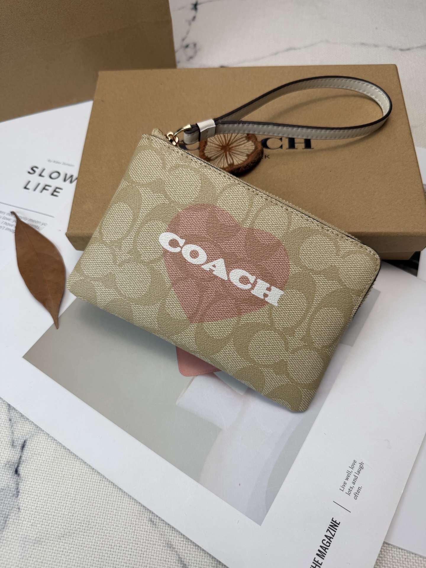 Coach COACH这款CP436心形 零钱手拿包