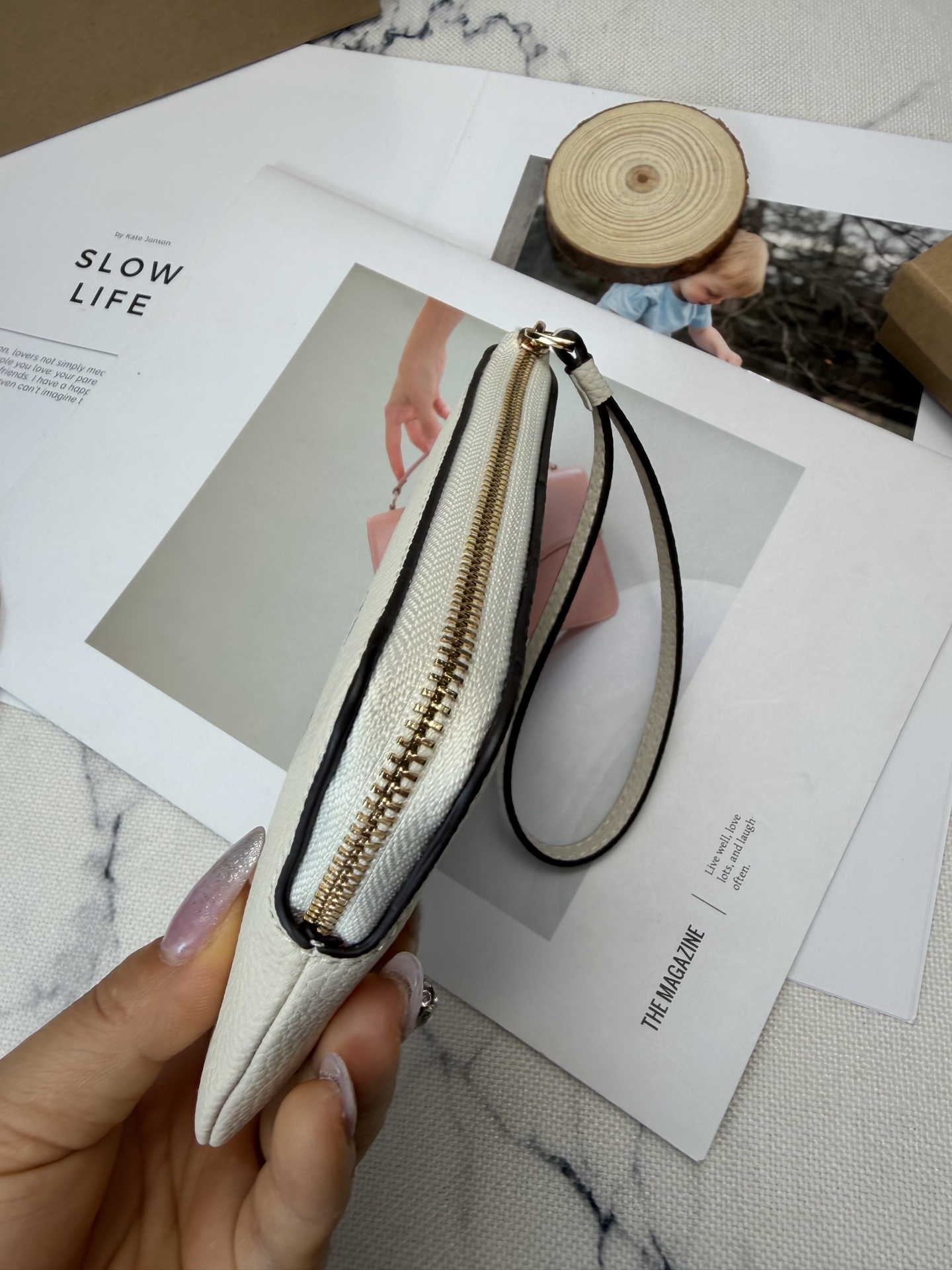 Coach Coach携手Peanuts推出这款CF213零钱手拿包