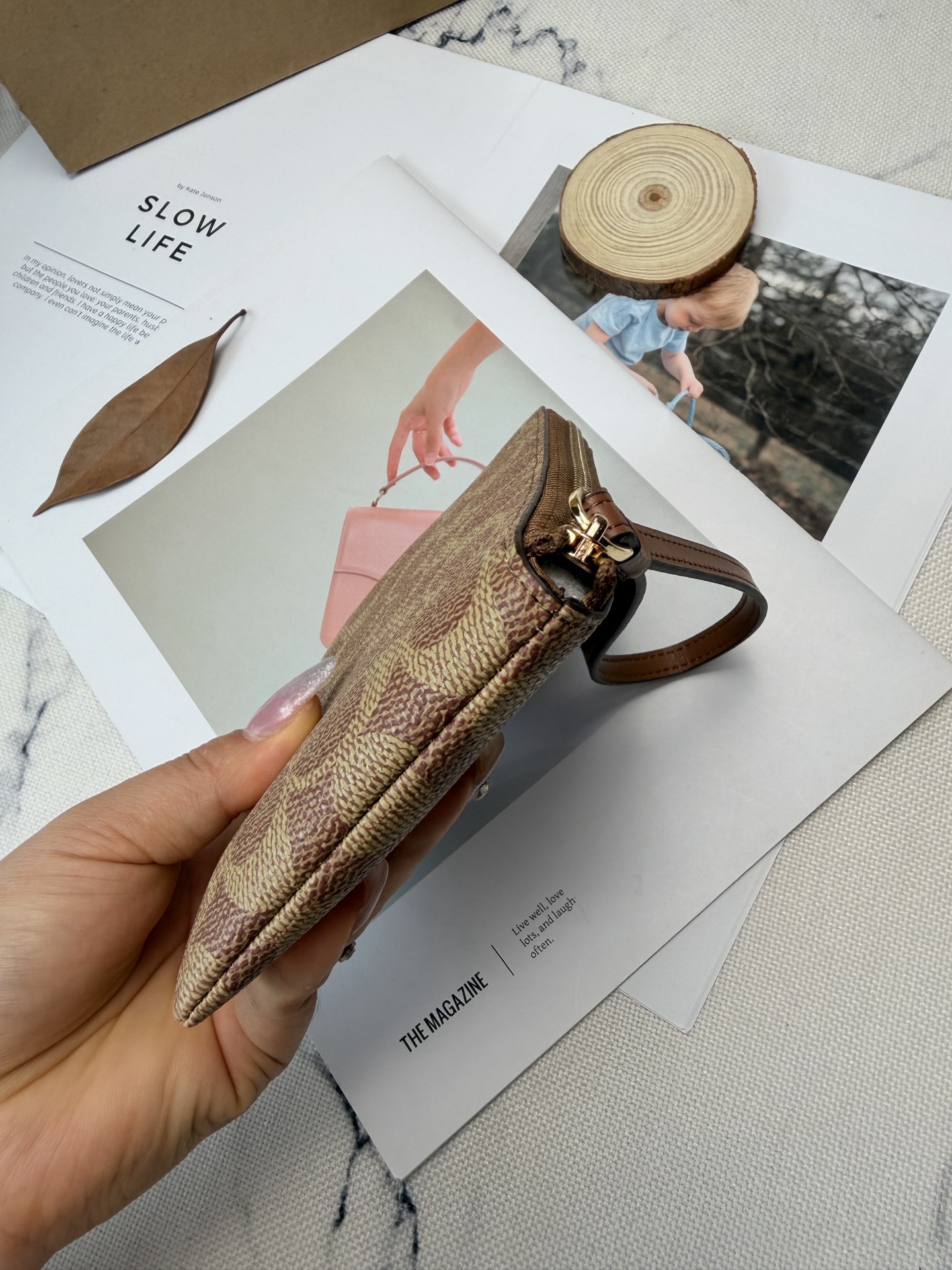 Coach Coach这款CW854 老花棕黄色零钱手拿包
