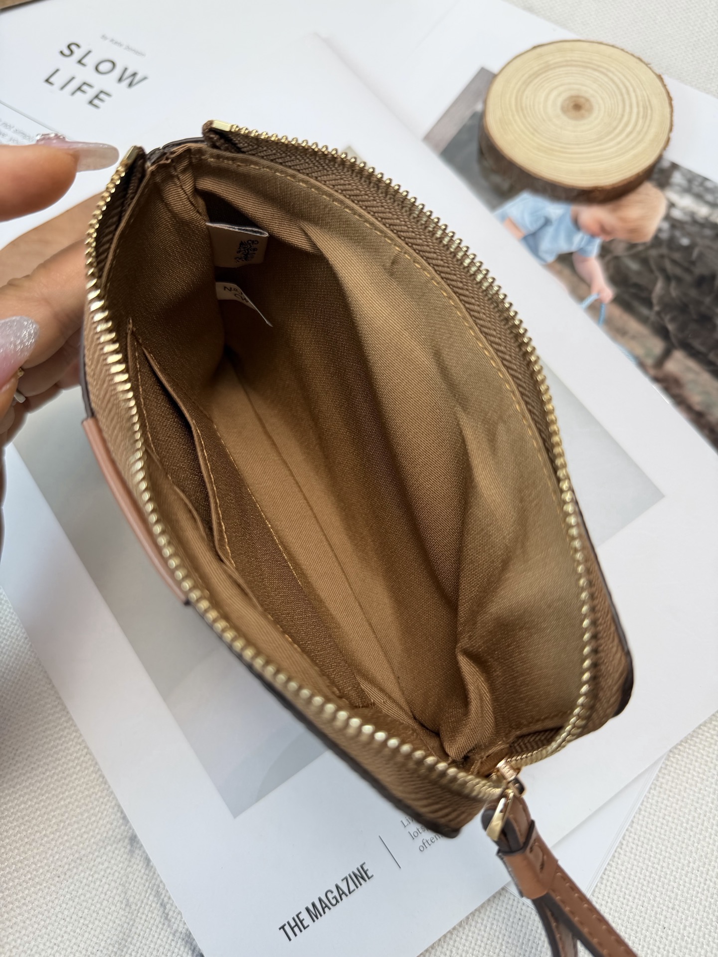 Coach Coach这款CW854 老花棕黄色零钱手拿包
