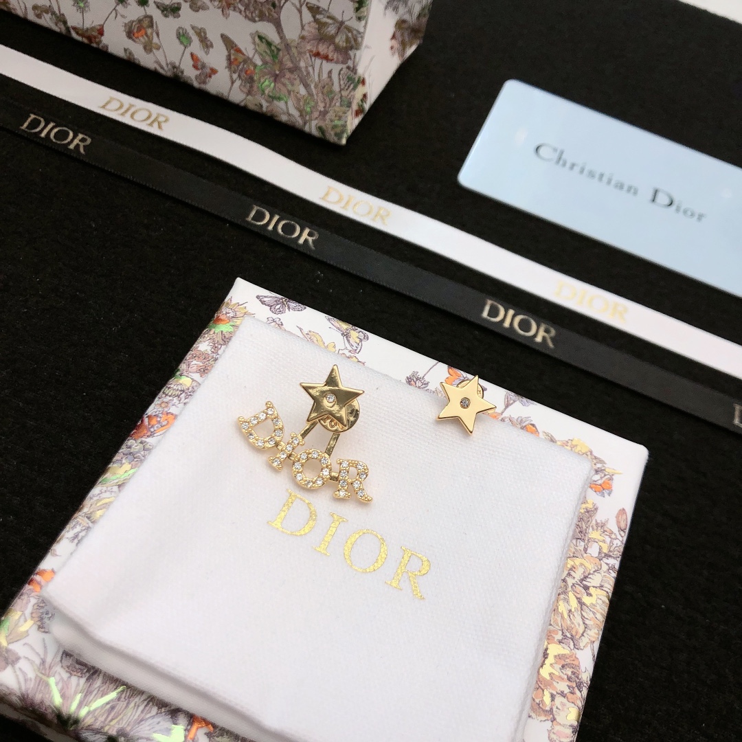 Dior 新品❗☀原单货 ☀2024新款DIOR迪奥字母耳钉☀专柜一致黄铜材质 超级有质感