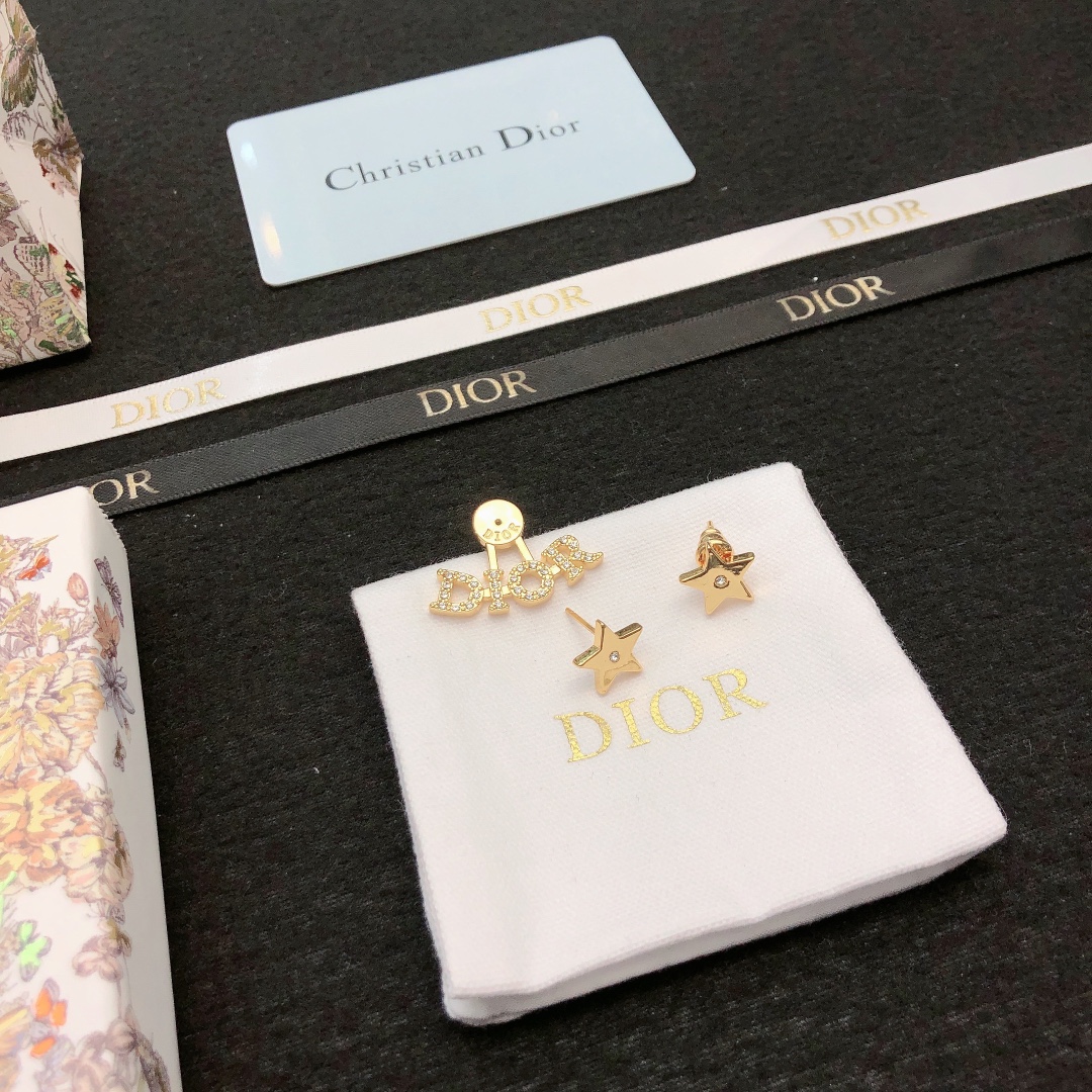 Dior 新品❗☀原单货 ☀2024新款DIOR迪奥字母耳钉☀专柜一致黄铜材质 超级有质感