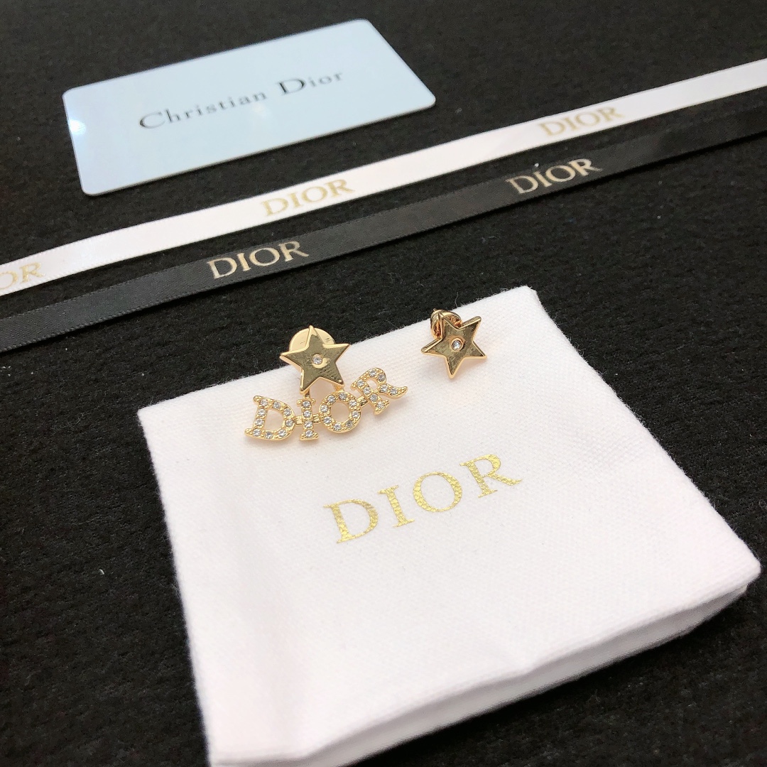 Dior 新品❗☀原单货 ☀2024新款DIOR迪奥字母耳钉☀专柜一致黄铜材质 超级有质感