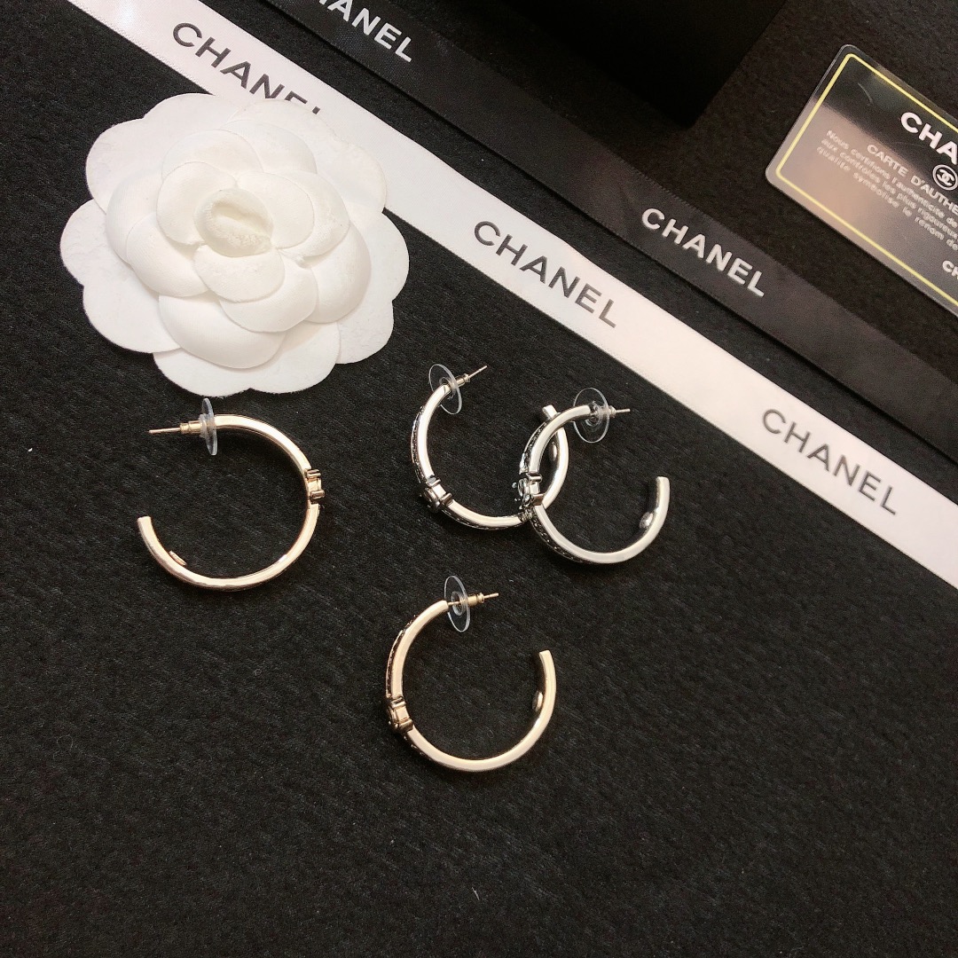 香奈儿Chanel银色金色圆环双C锁骨链耳圈🌺好喜欢这样的大耳圈👆优雅气质还好看😎
