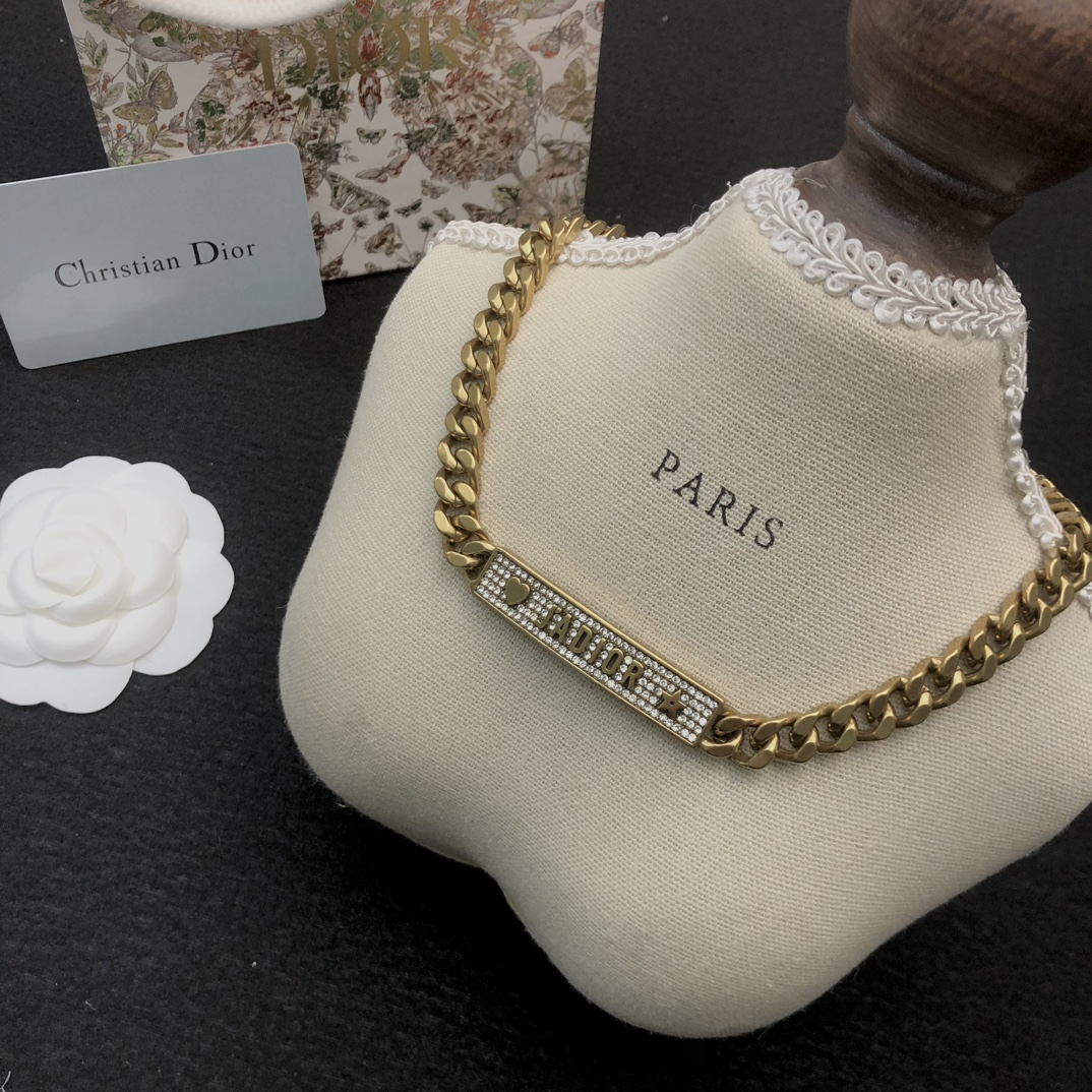 Dior 迪奥@Dior项链新款 颈链本季度最火爆 单品 与流行