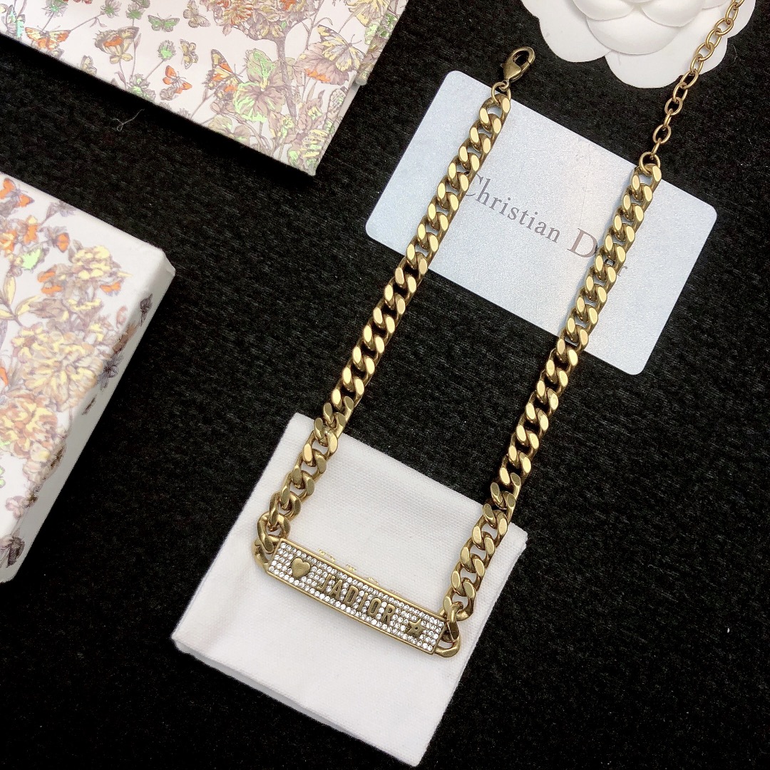 Dior 迪奥@Dior项链新款 颈链本季度最火爆 单品 与流行