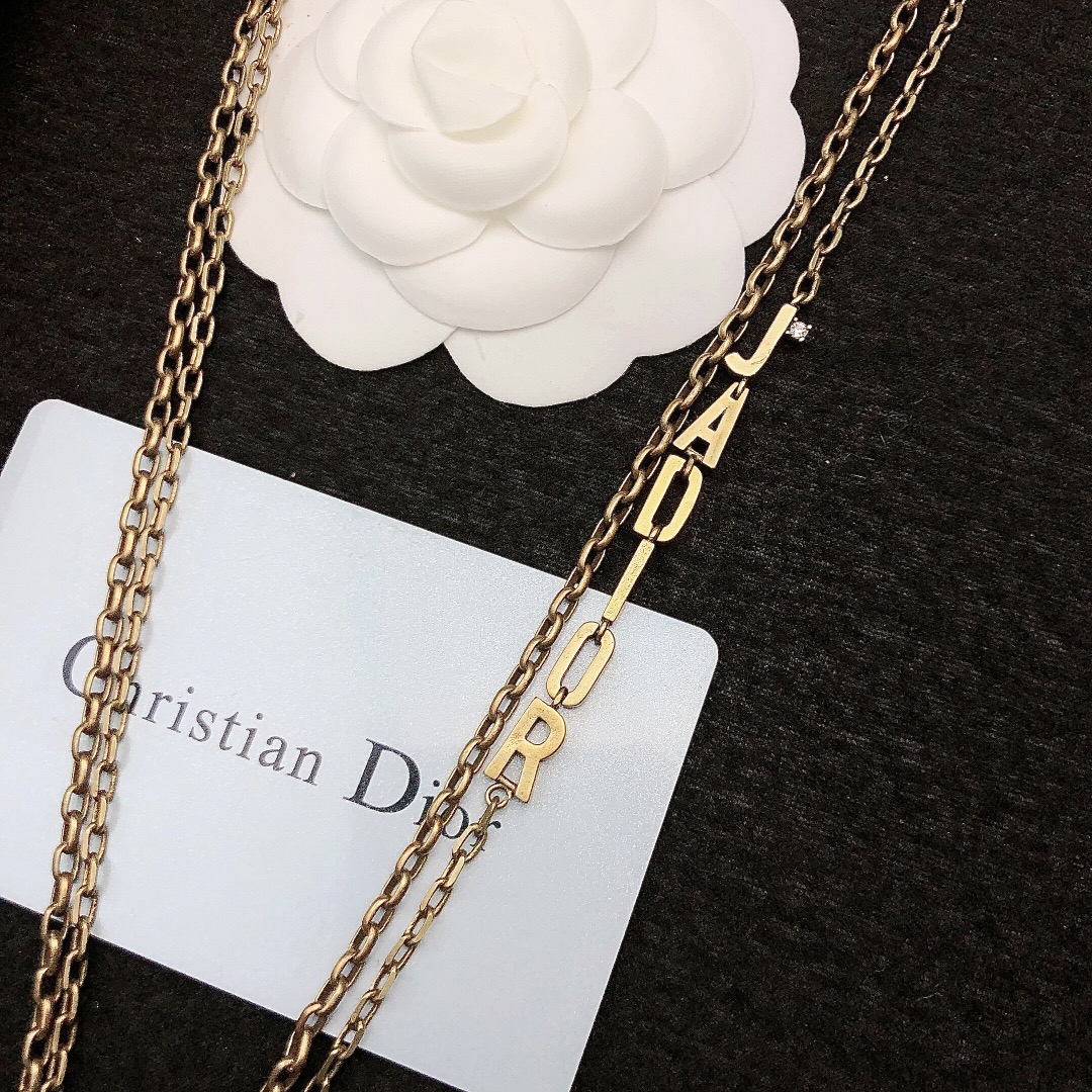 Dior 迪奥@Dior项链新款 颈链本季度最火爆 单品 与流行