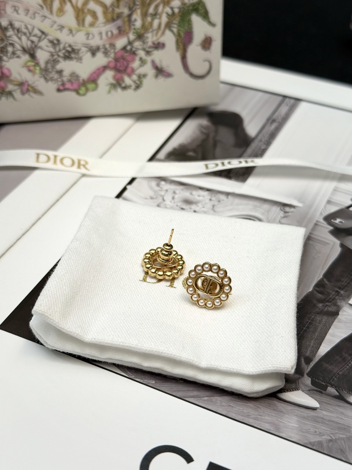 Dior 迪奥 Dior 珍珠耳钉