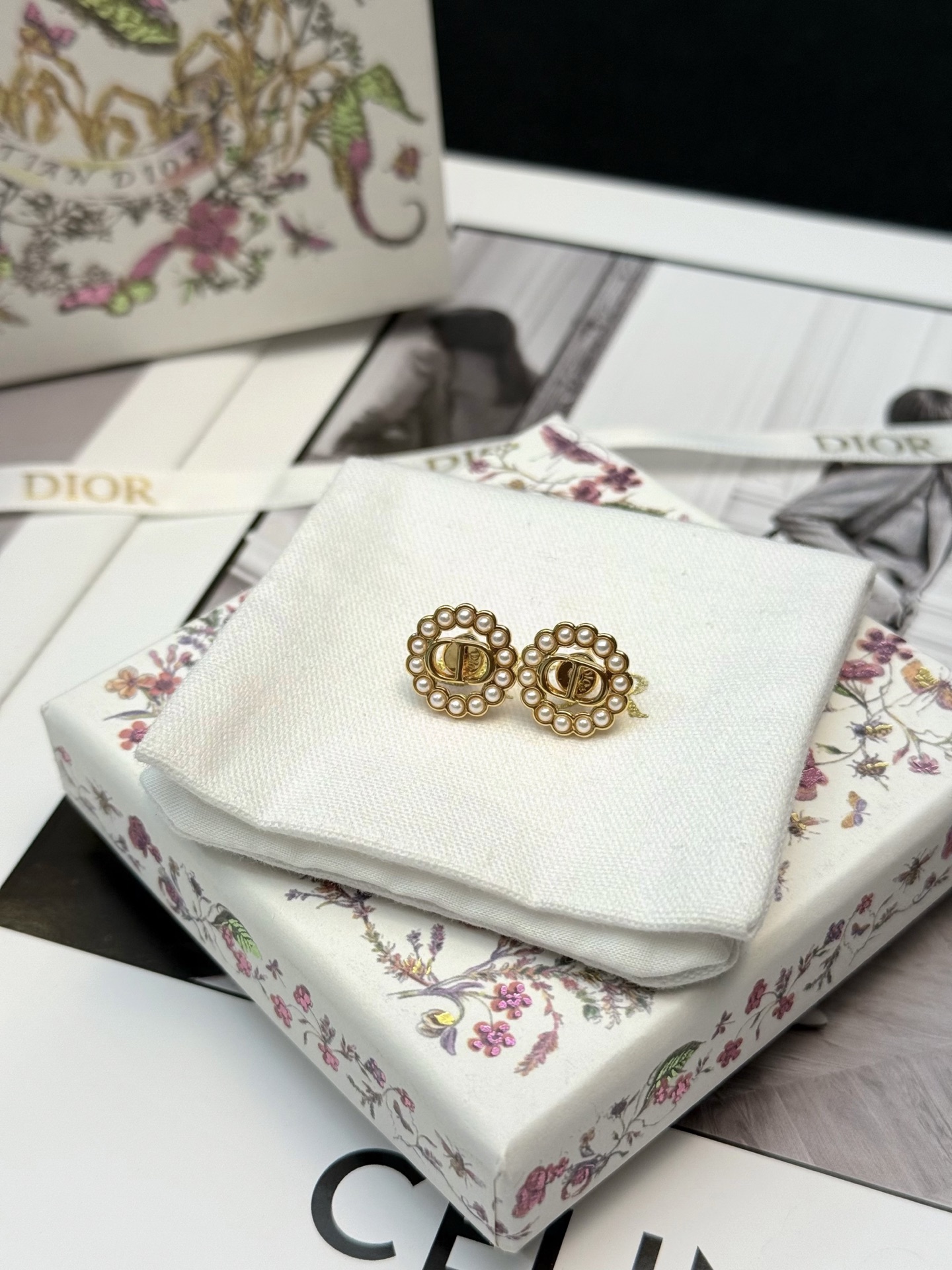 Dior 迪奥 Dior 珍珠耳钉