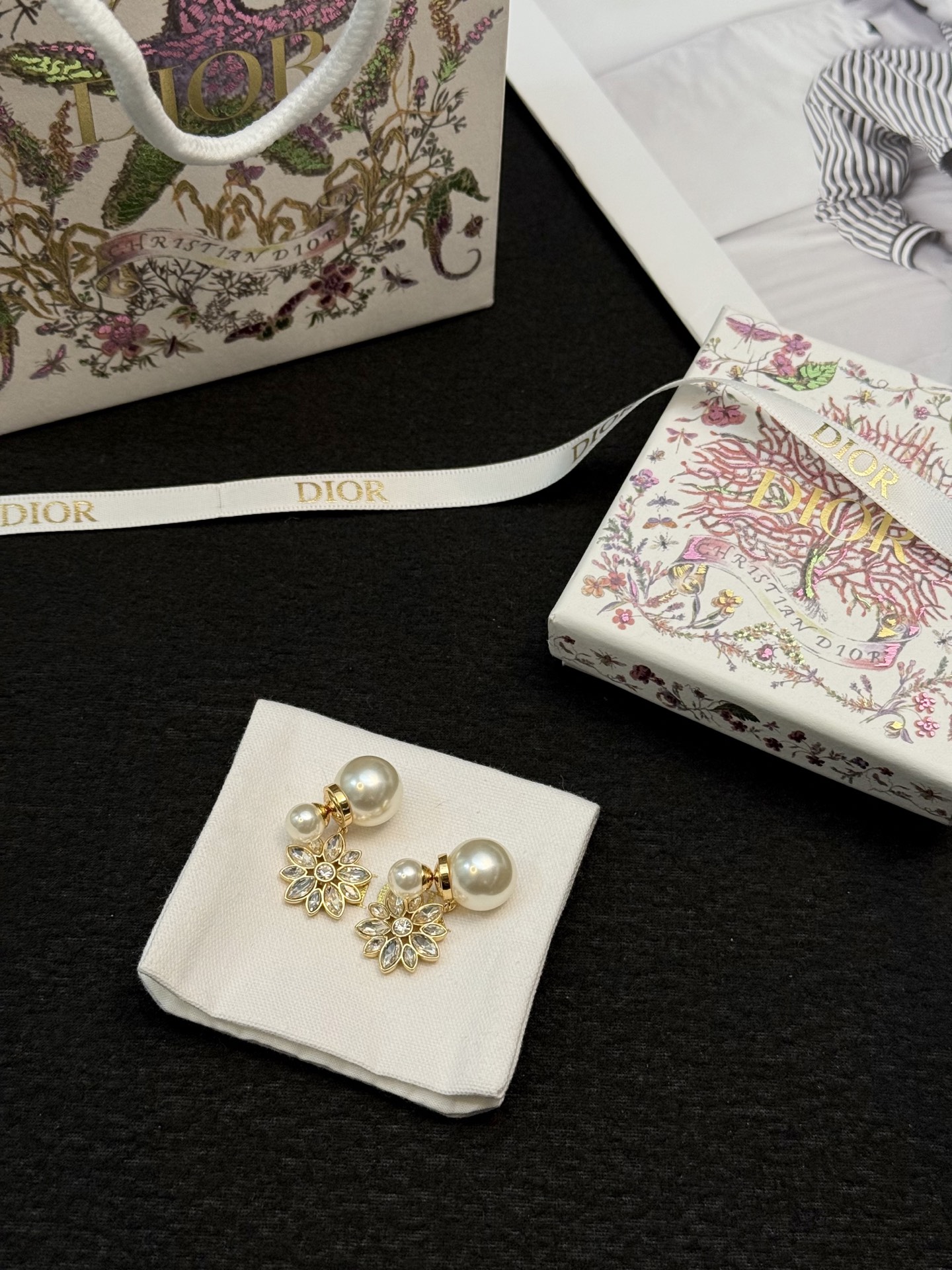 Dior Dior雪花珍珠耳环