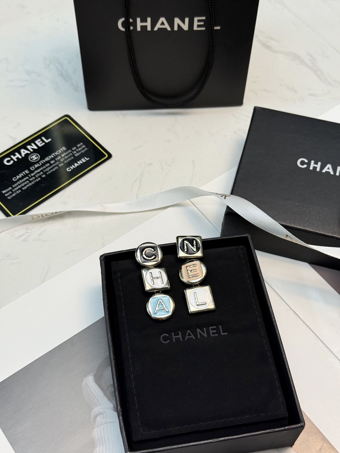 Chanel Chanel字母吊坠耳环