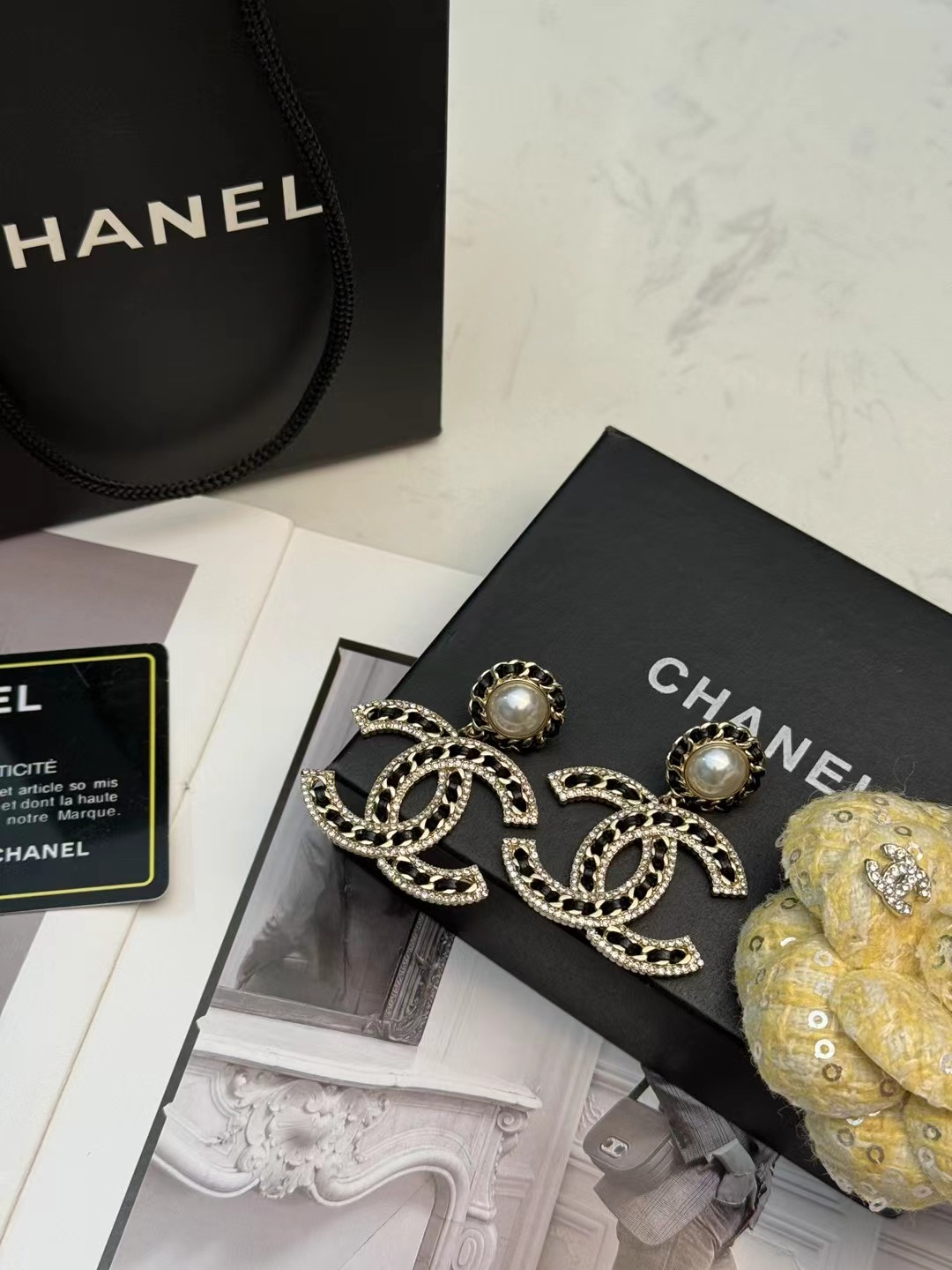 Chanel 香奈儿双C珍珠耳环