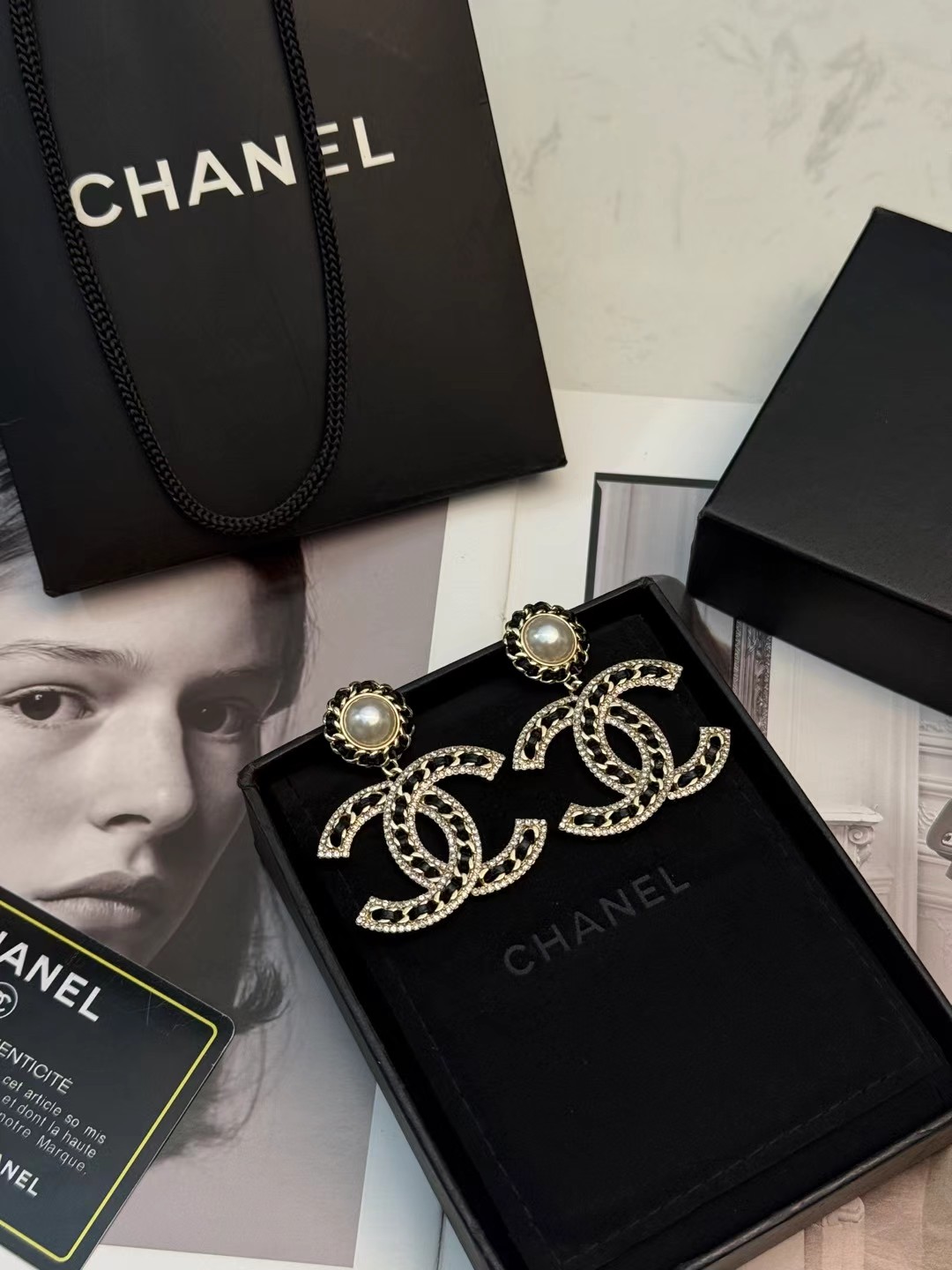 Chanel 香奈儿双C珍珠耳环