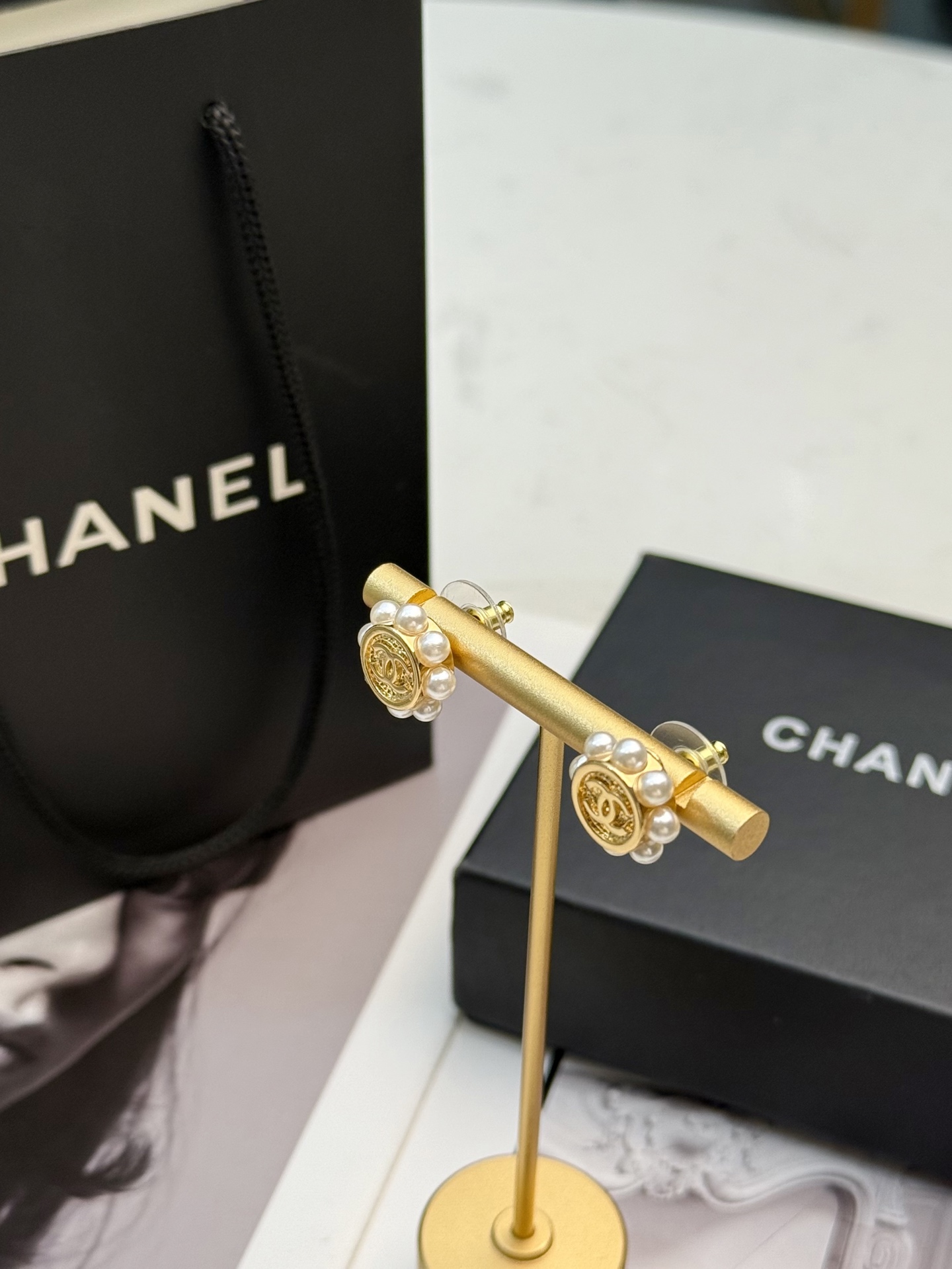 Chanel 香奈儿26P珍珠花耳钉