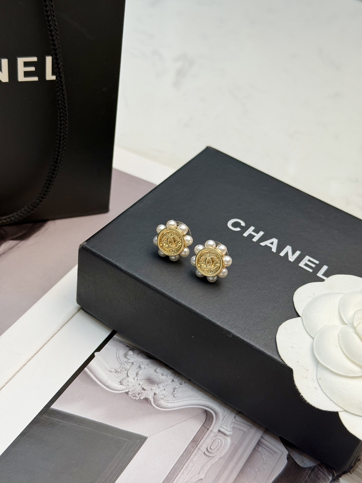 Chanel 香奈儿26P珍珠花耳钉