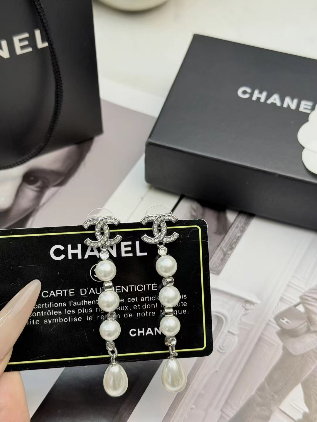 Chanel 香奈儿珍珠吊坠耳环