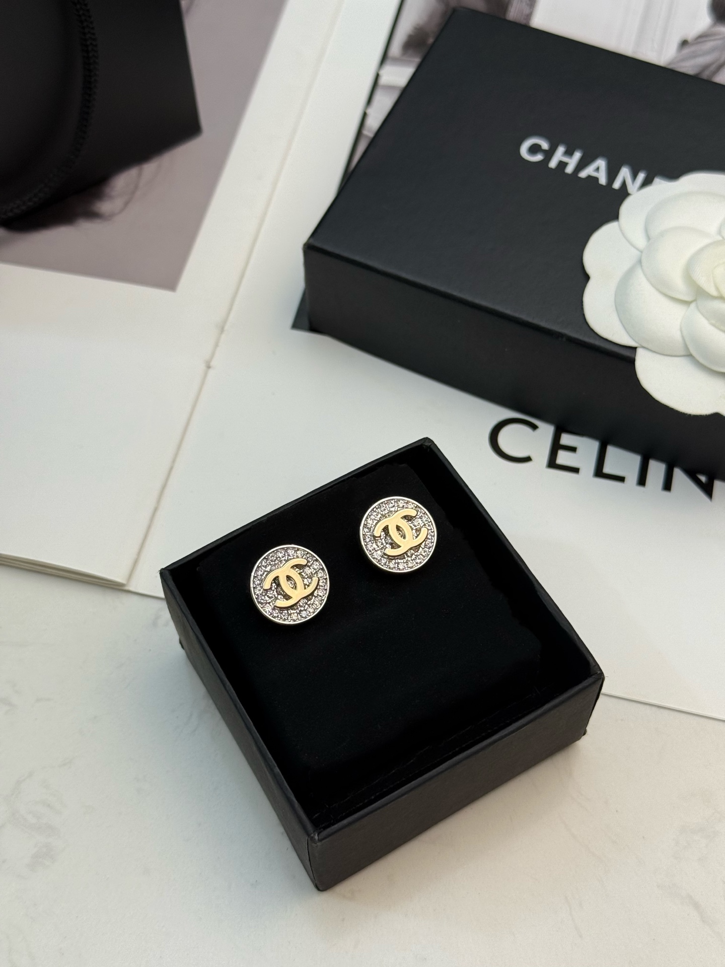 Chanel Chanel26P圆形CC耳钉