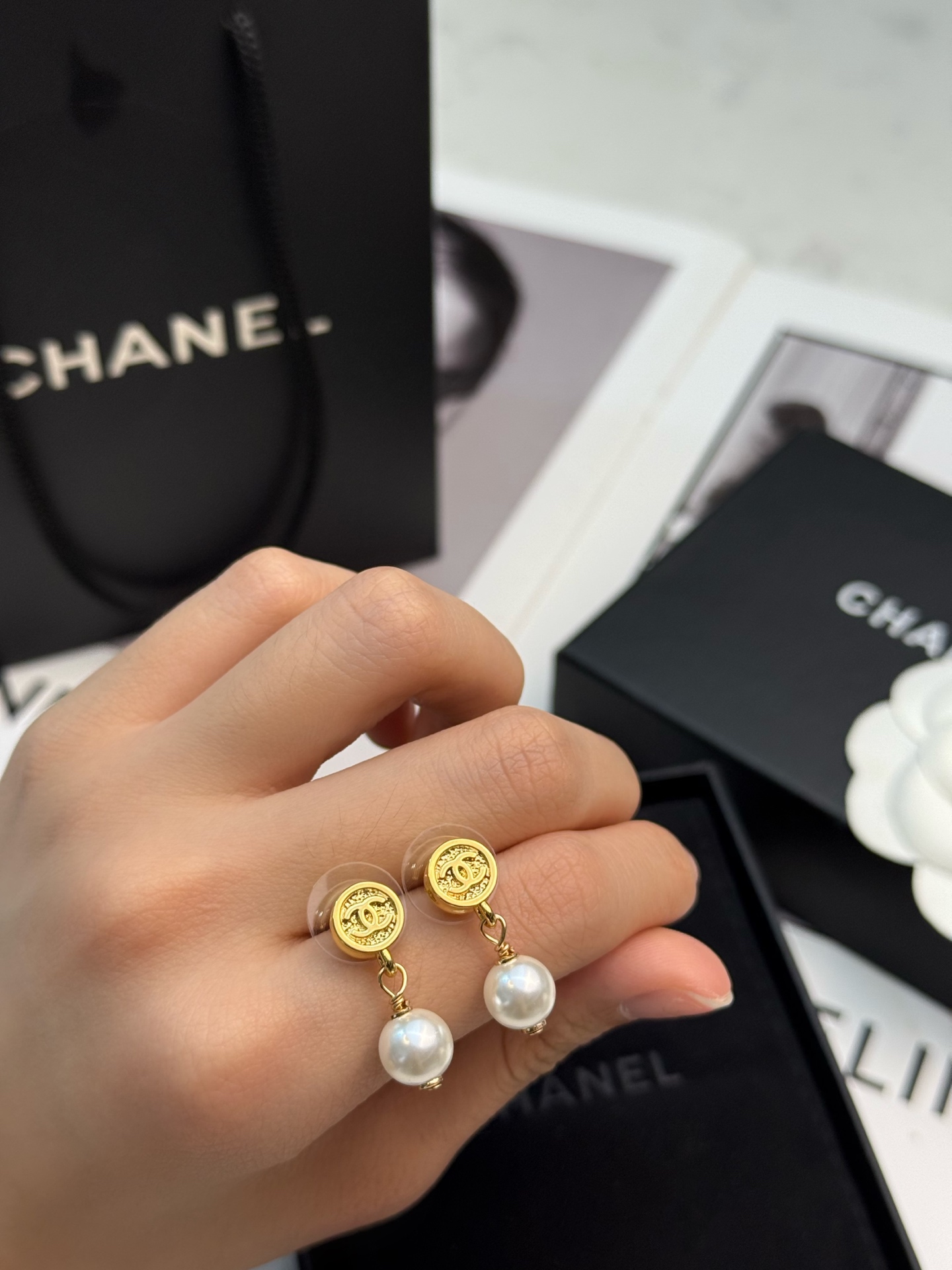 Chanel 香奈儿26P金币珍珠耳环