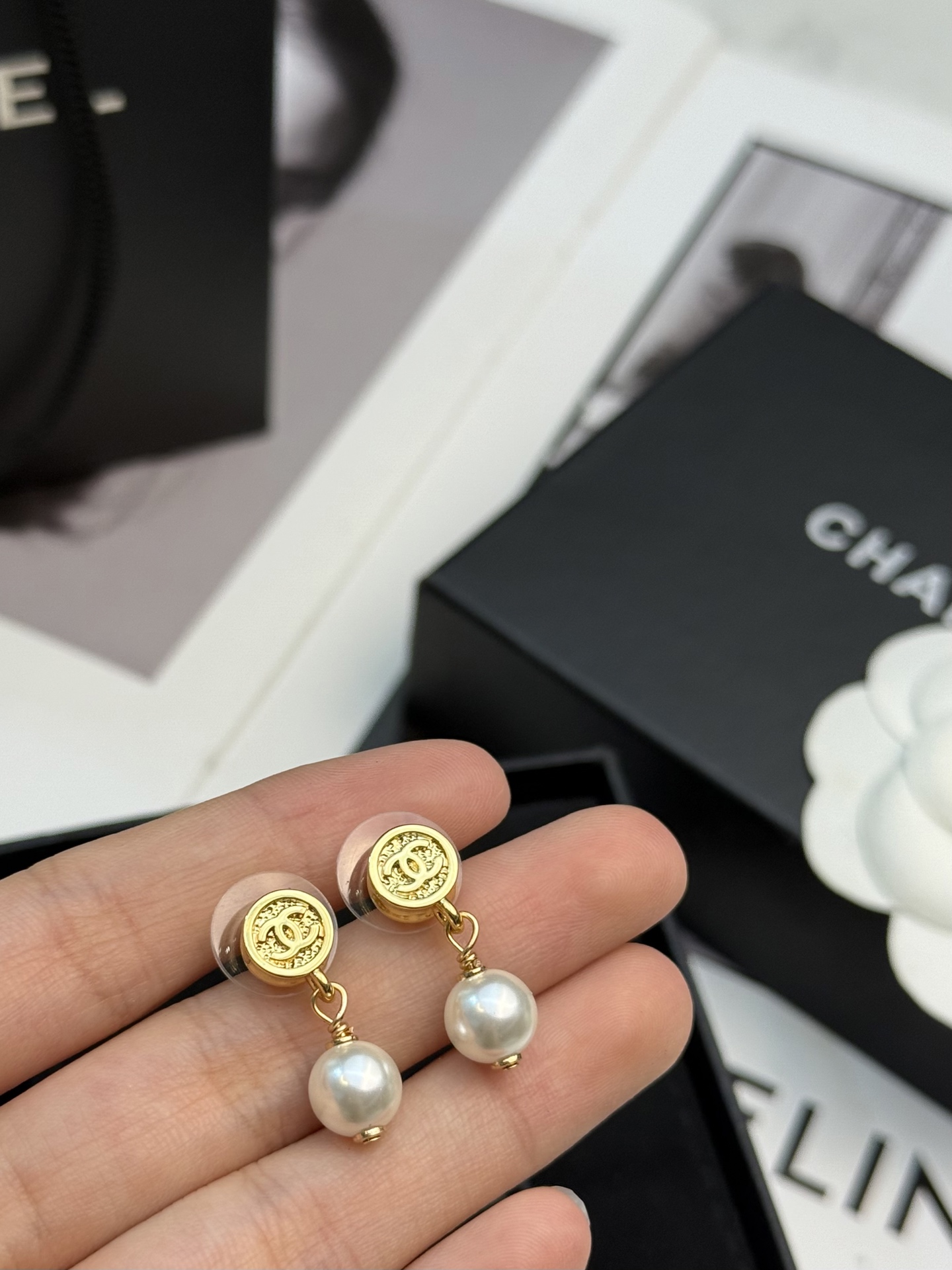 Chanel 香奈儿26P金币珍珠耳环