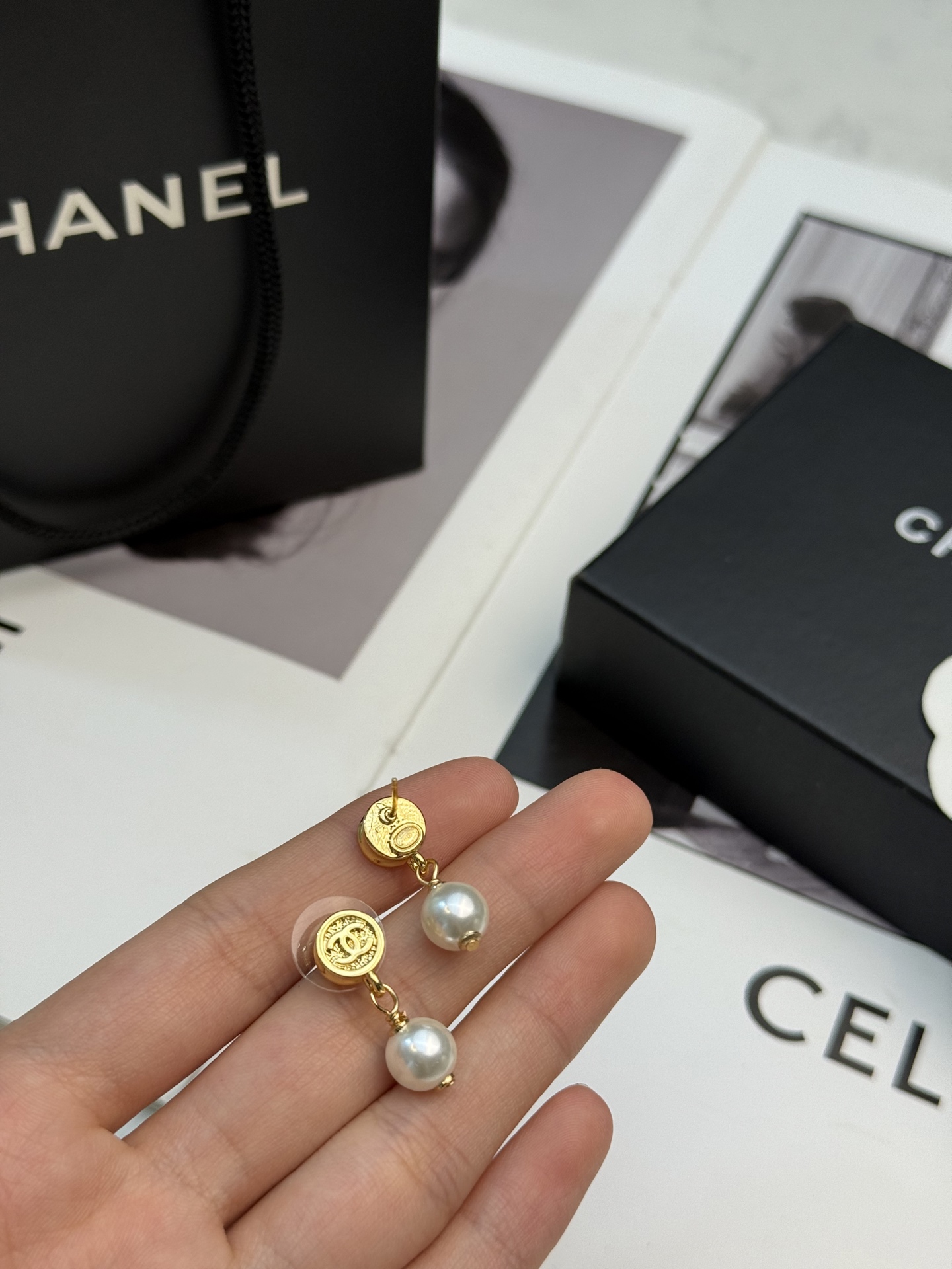 Chanel 香奈儿26P金币珍珠耳环
