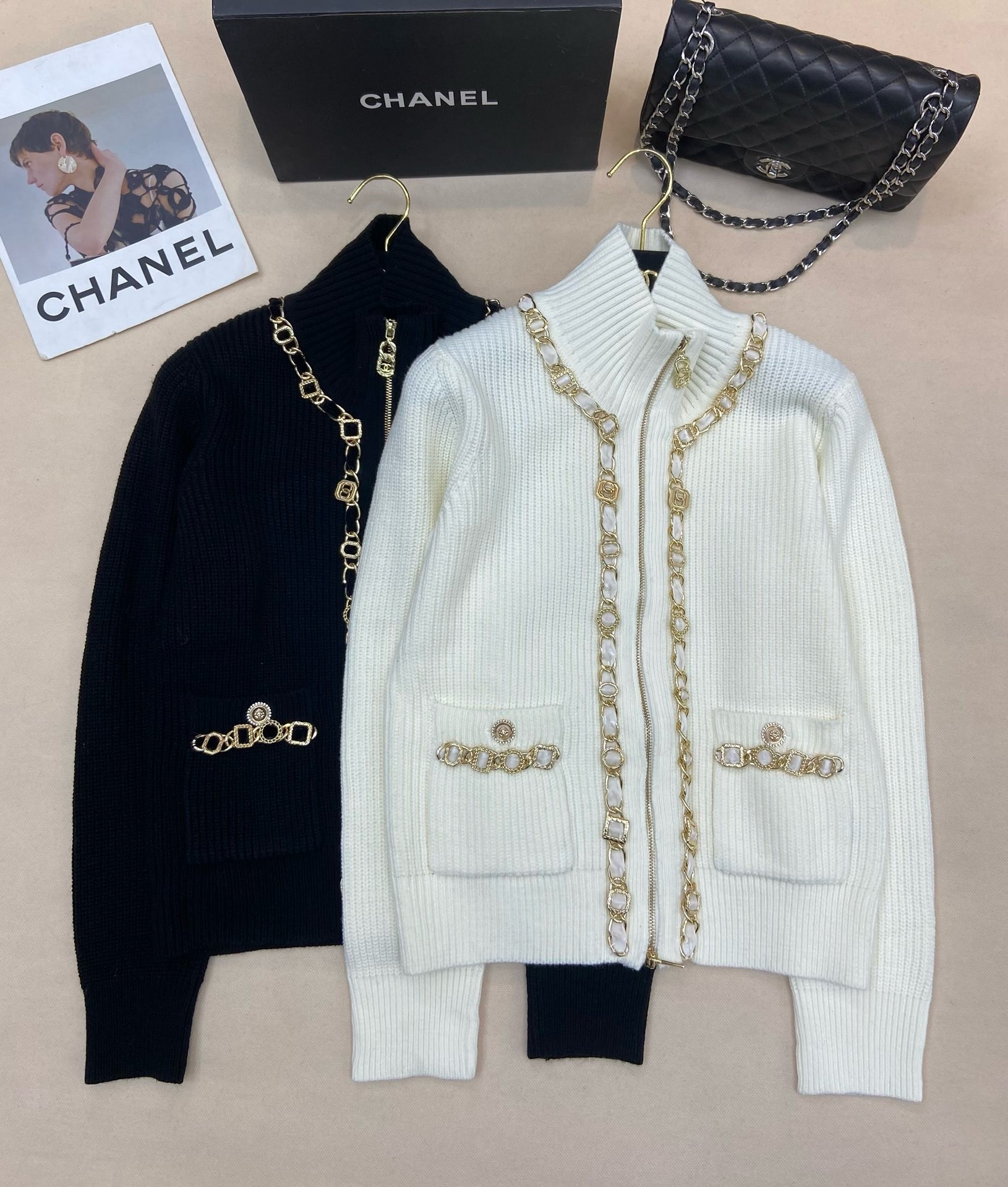 Chanel Abbigliamento Cardigan Nero Bianco Lana Collezione Autunno/Inverno Catene