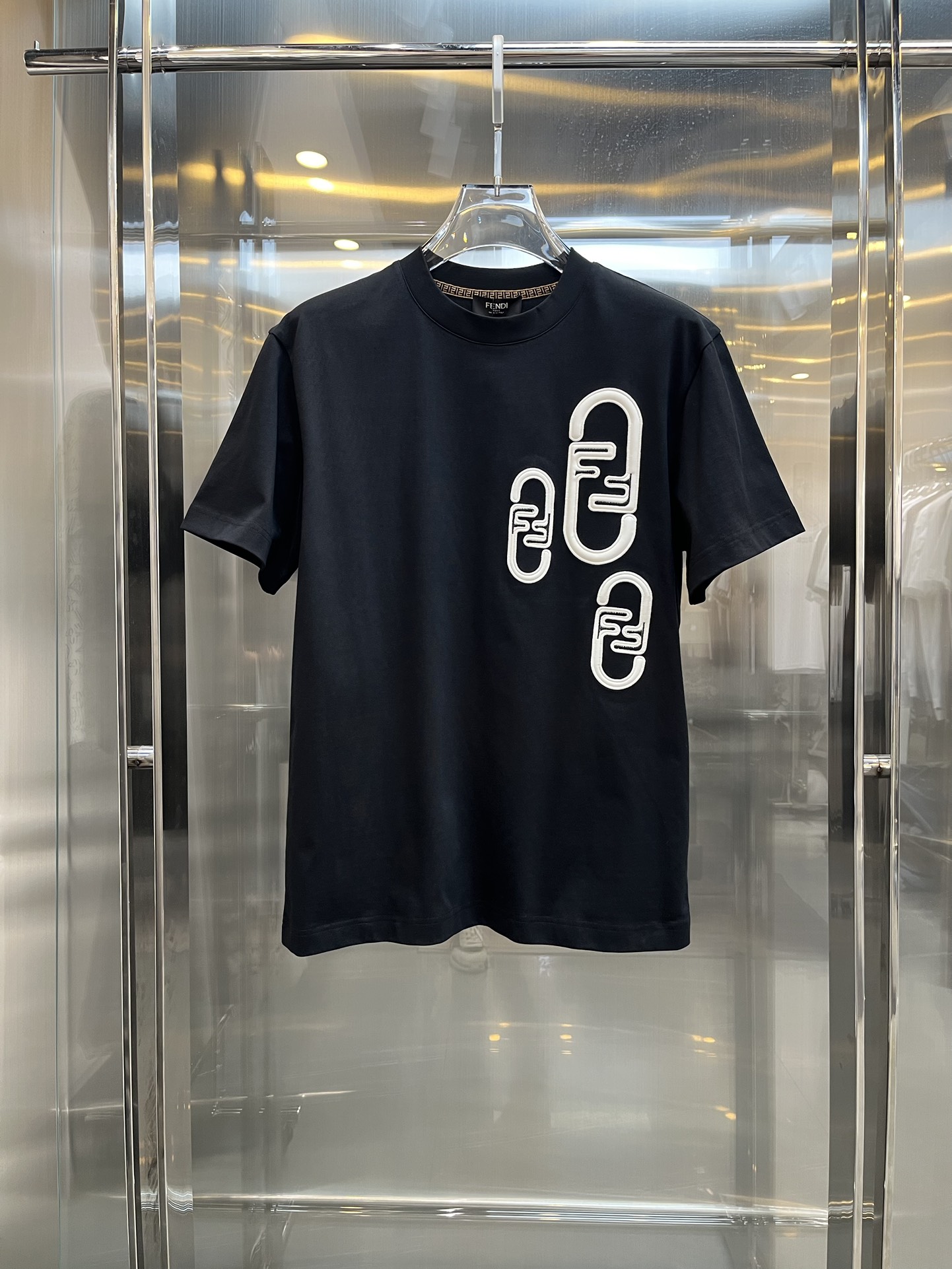 Fendi Kleding T-Shirt Zwart Wit Borduurwerk Unisex Katoen Gemerceriseerd katoen Lente/Zomercollectie Korte mouw