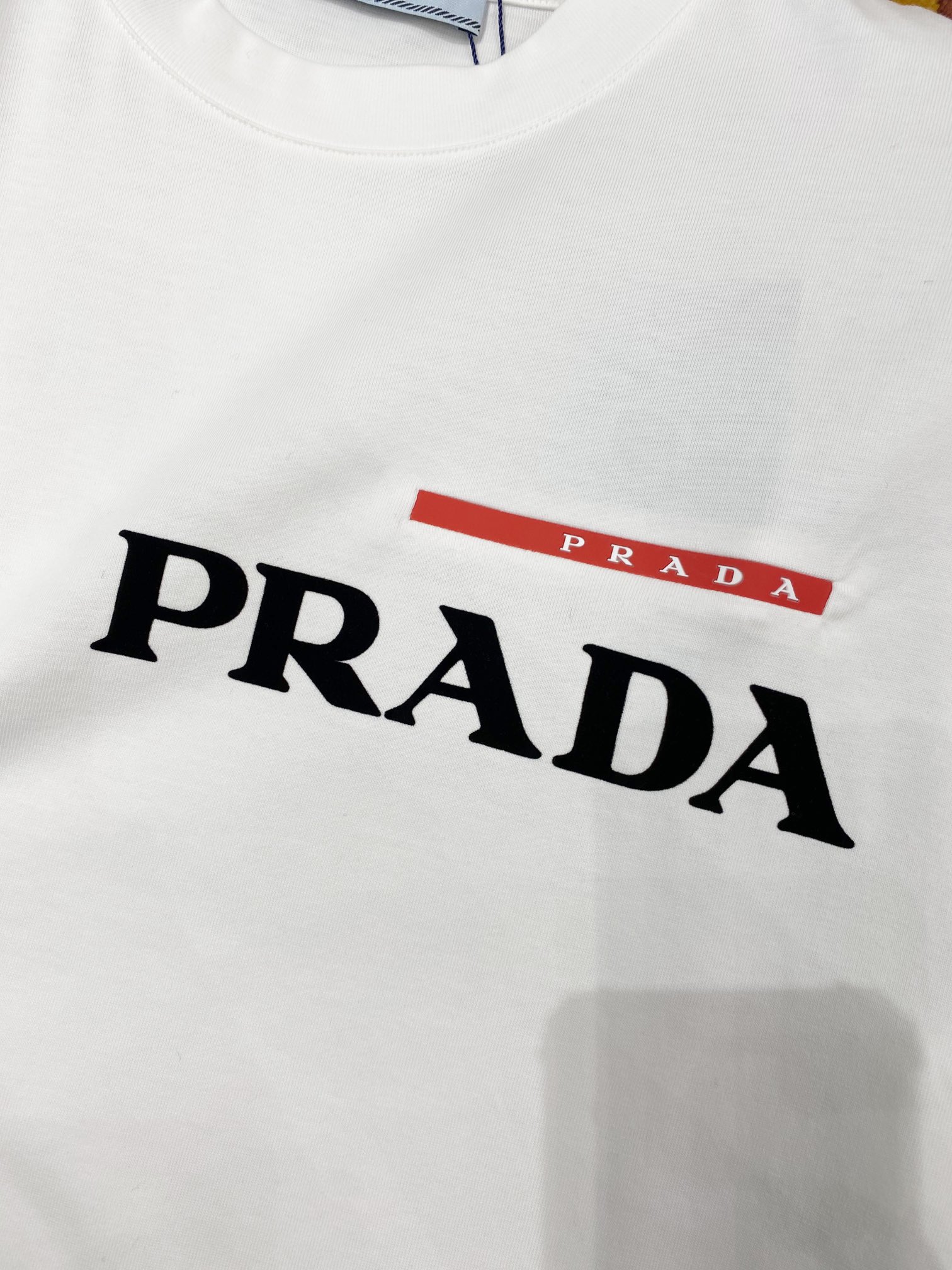   PRD🆕 2025ss春夏新款棉质圆领短袖T恤 胸前经典红标标识 顶级丝光棉面料定制 标准版型
黑 