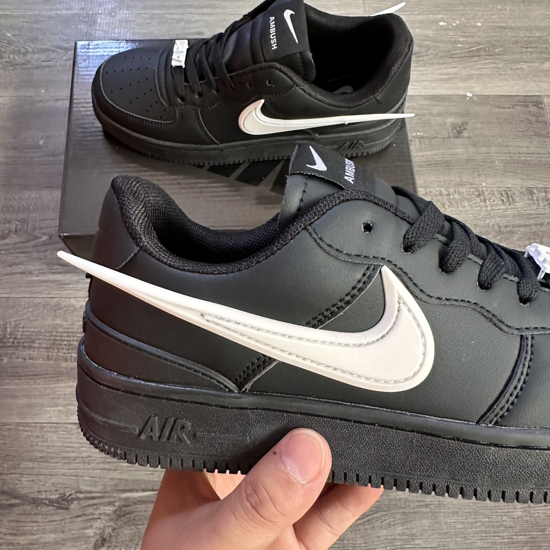 🛒万胜出厂价：65💰［原盒原标Nike限量款.工厂直销一件代发］ Nike Air Force 1 Low 空军一号低帮 长勾联名 黑色 码数36-44 男女现货 