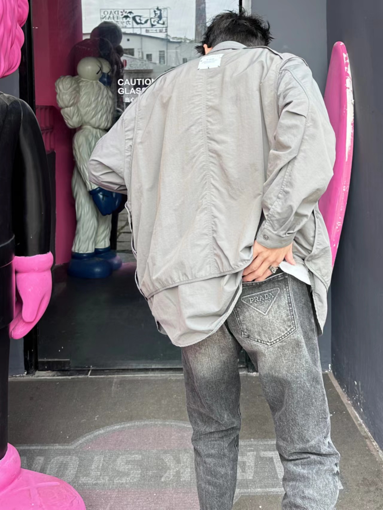 Prada/普拉达 23Fw 三角标logo压花浮雕水洗牛仔裤 上身效果＃