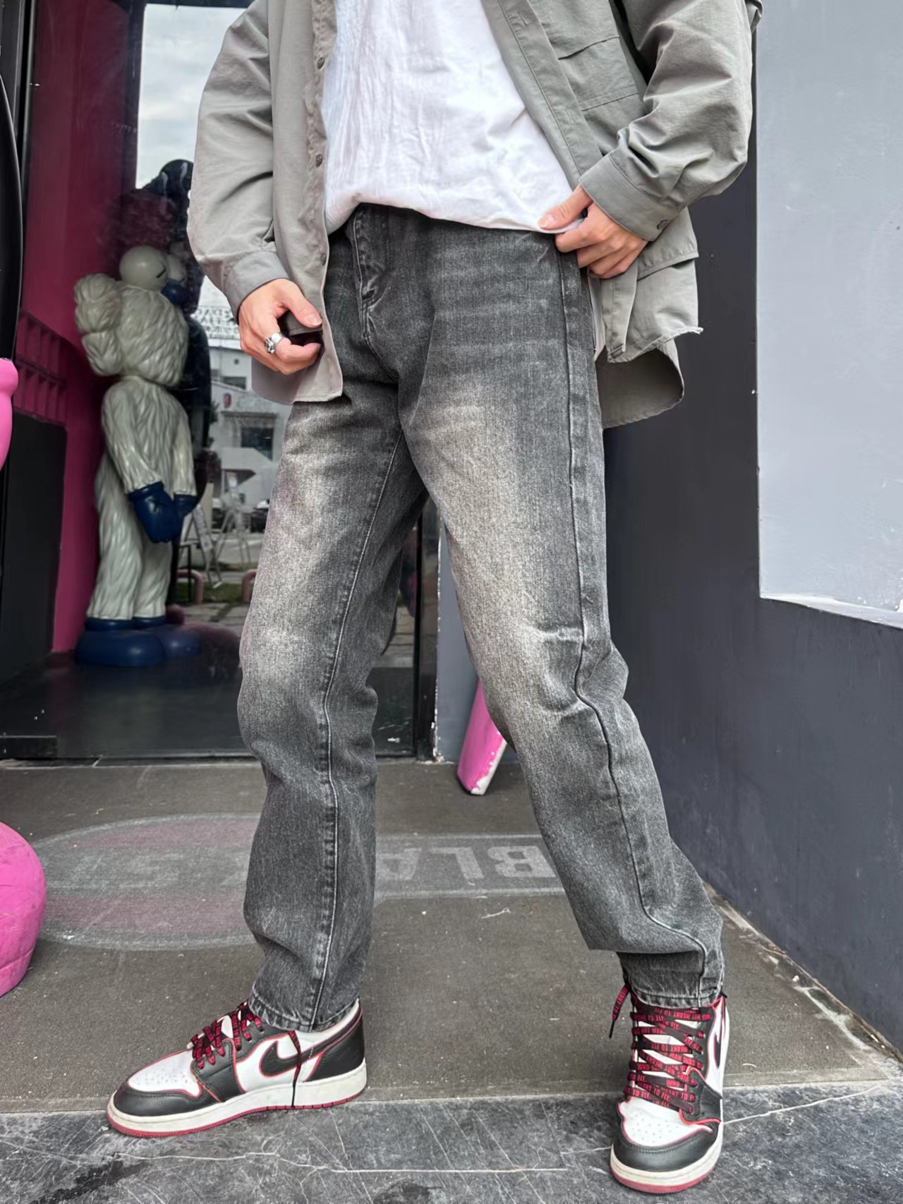 Prada/普拉达 23Fw 三角标logo压花浮雕水洗牛仔裤 上身效果＃