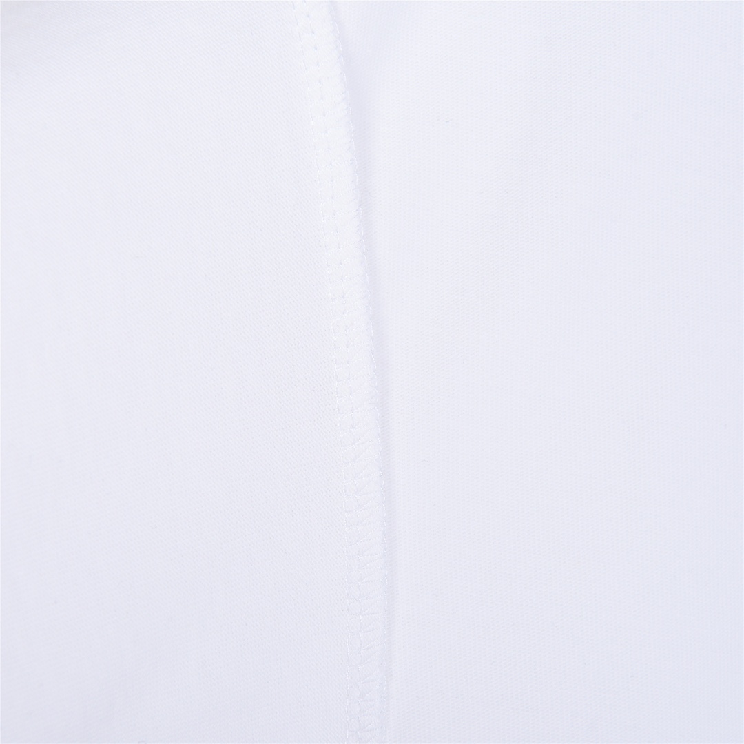 Prada/普拉达 金属三角标及贴布刺绣短袖T恤白色-Chinese UA Cheap High Quatity Brand Clothes Bags handbags Sneakers wholesale wholesaler seller from China Factory suppliers Fashion Clothing Shoes best Quality Beautiful Price Prada/普拉达 金属三角标及贴布刺绣短袖T恤白色