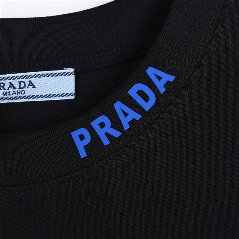 160 Prada/普拉达 三角标领口字母短袖T恤 男女同款全新美学灵感趣味设计