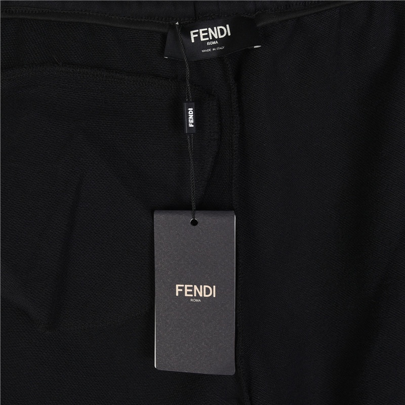 Fendi/芬迪 侧边大字母短裤 男女同款全新美学灵感趣味设计