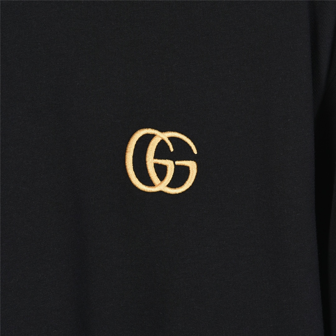 Gucci/古驰 金色双G刺绣短袖 胸前金色刺绣logo让人眼前一亮