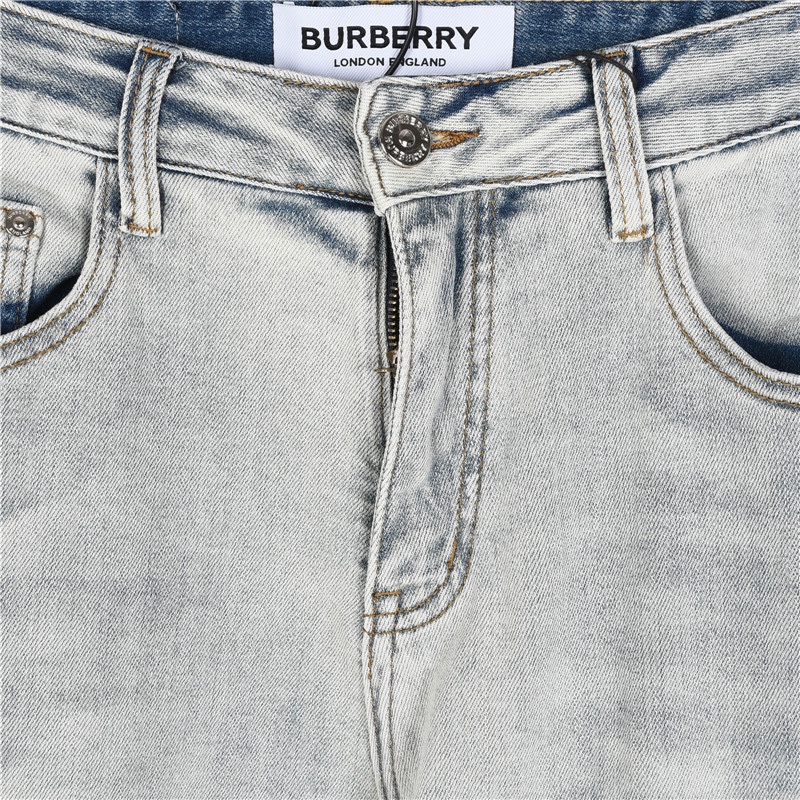 Burberry/巴宝莉 后袋镂空战马牛仔裤